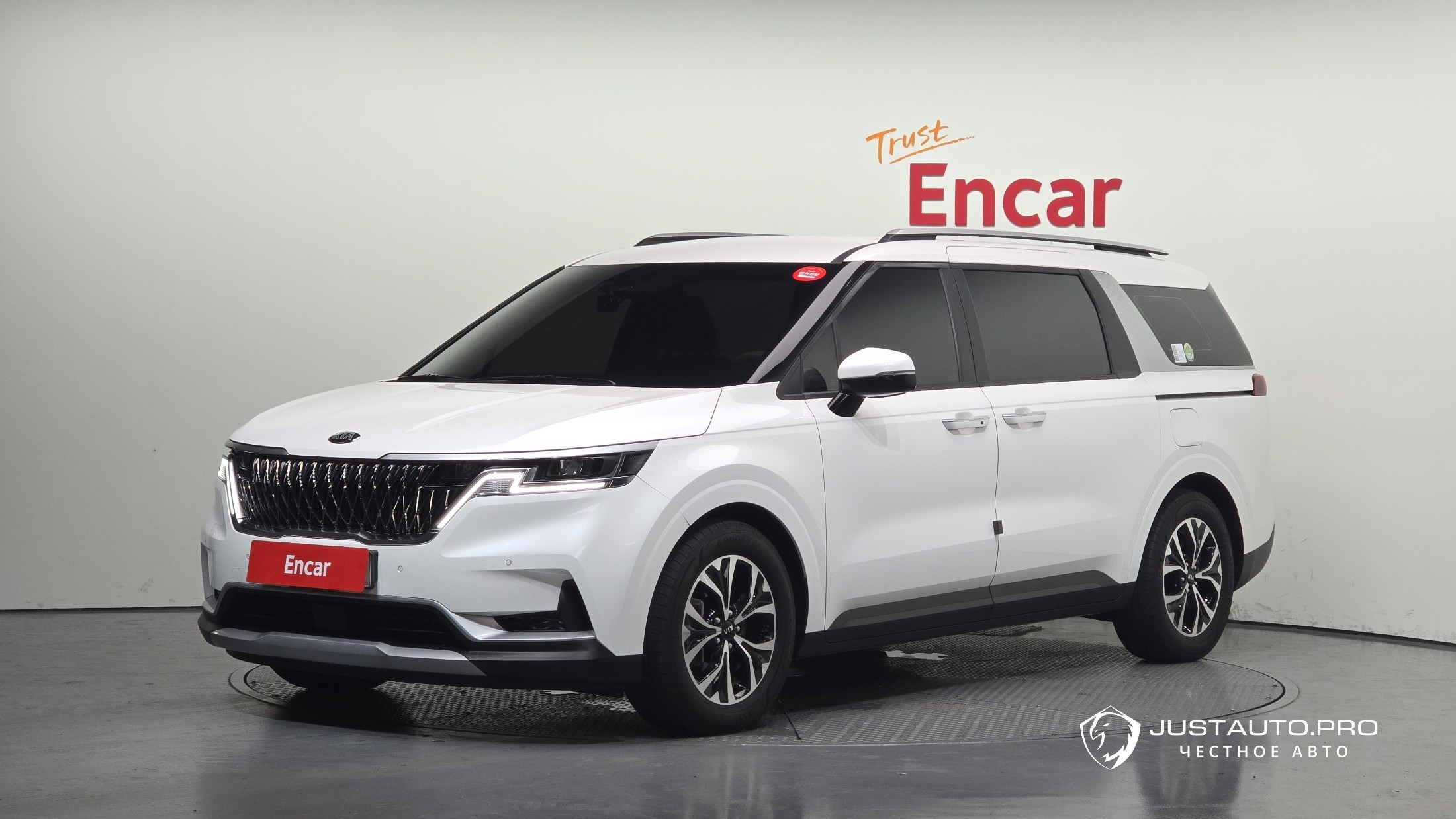Автомобиль Kia Canival