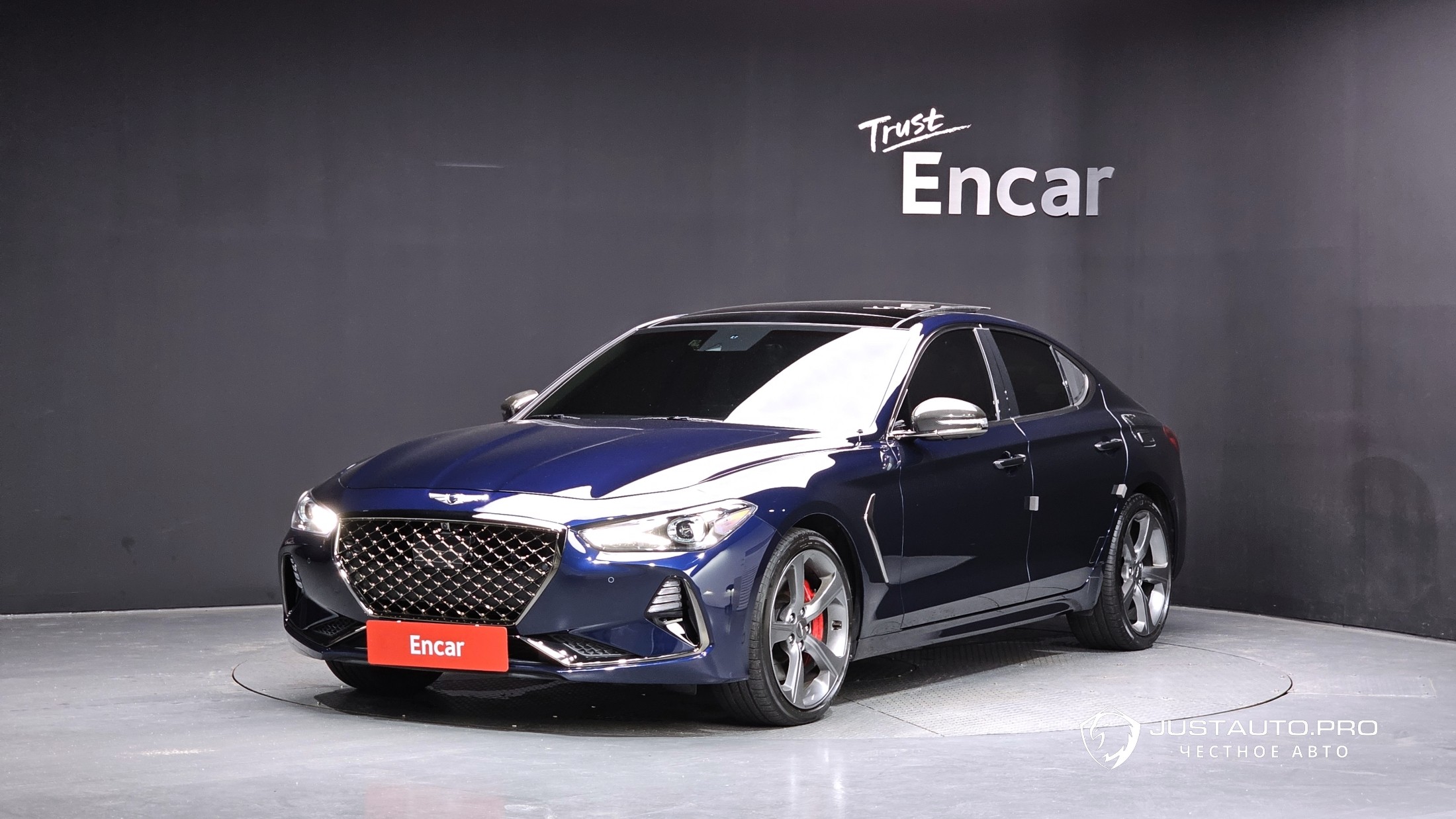 Автомобиль Genesis G70