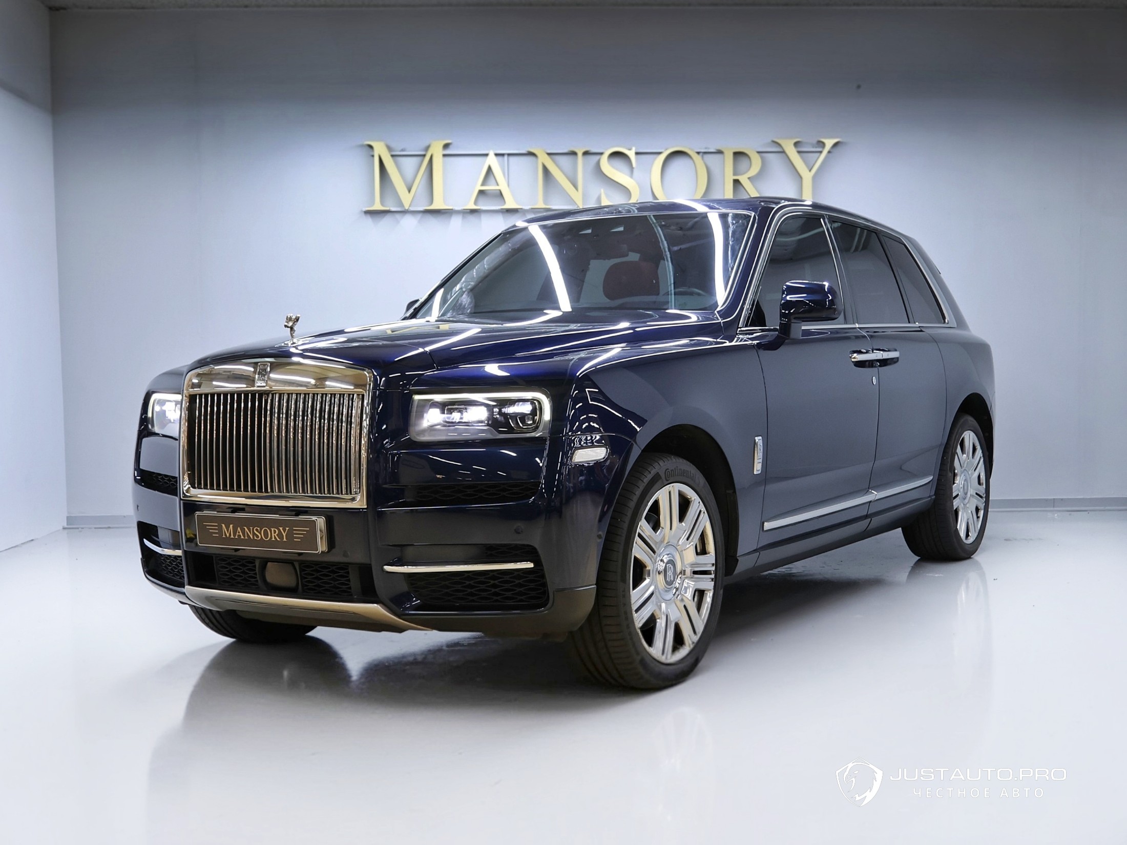 Автомобиль Rolls-Royce Cullinan