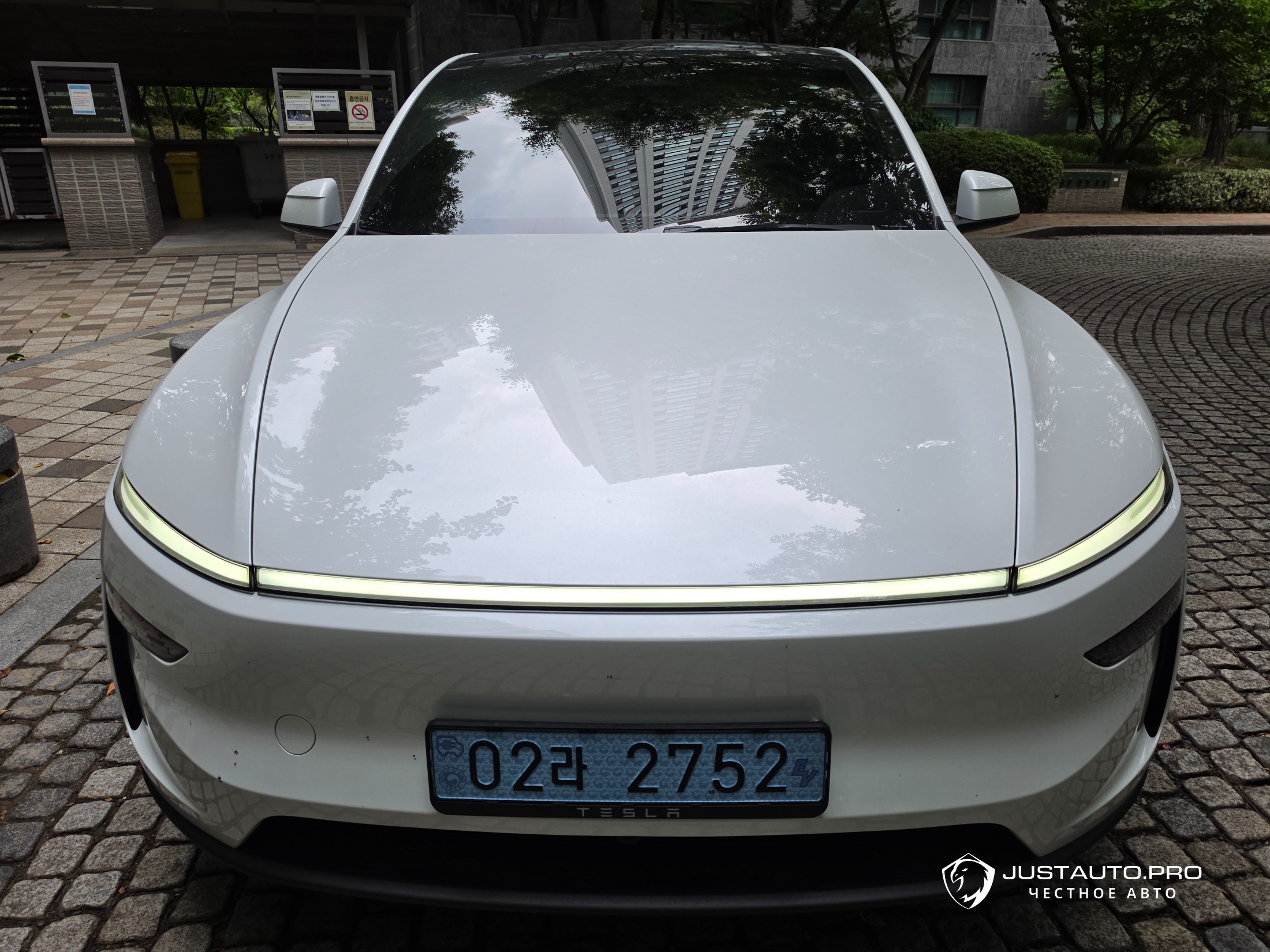 Автомобиль Tesla Model Y