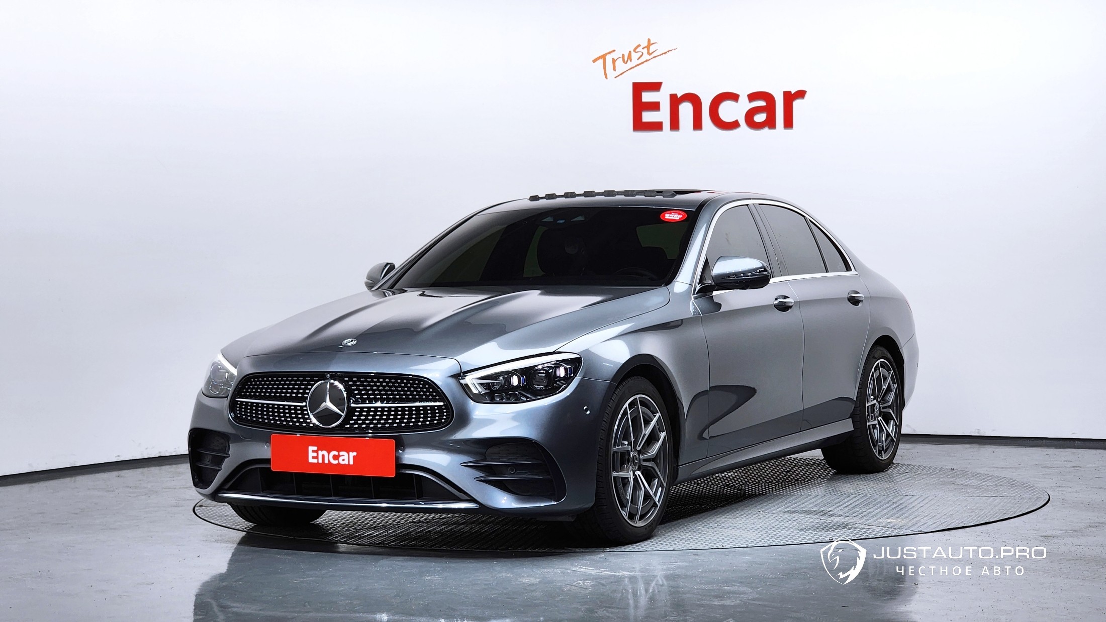 Автомобиль Mercedes-Benz E-Class