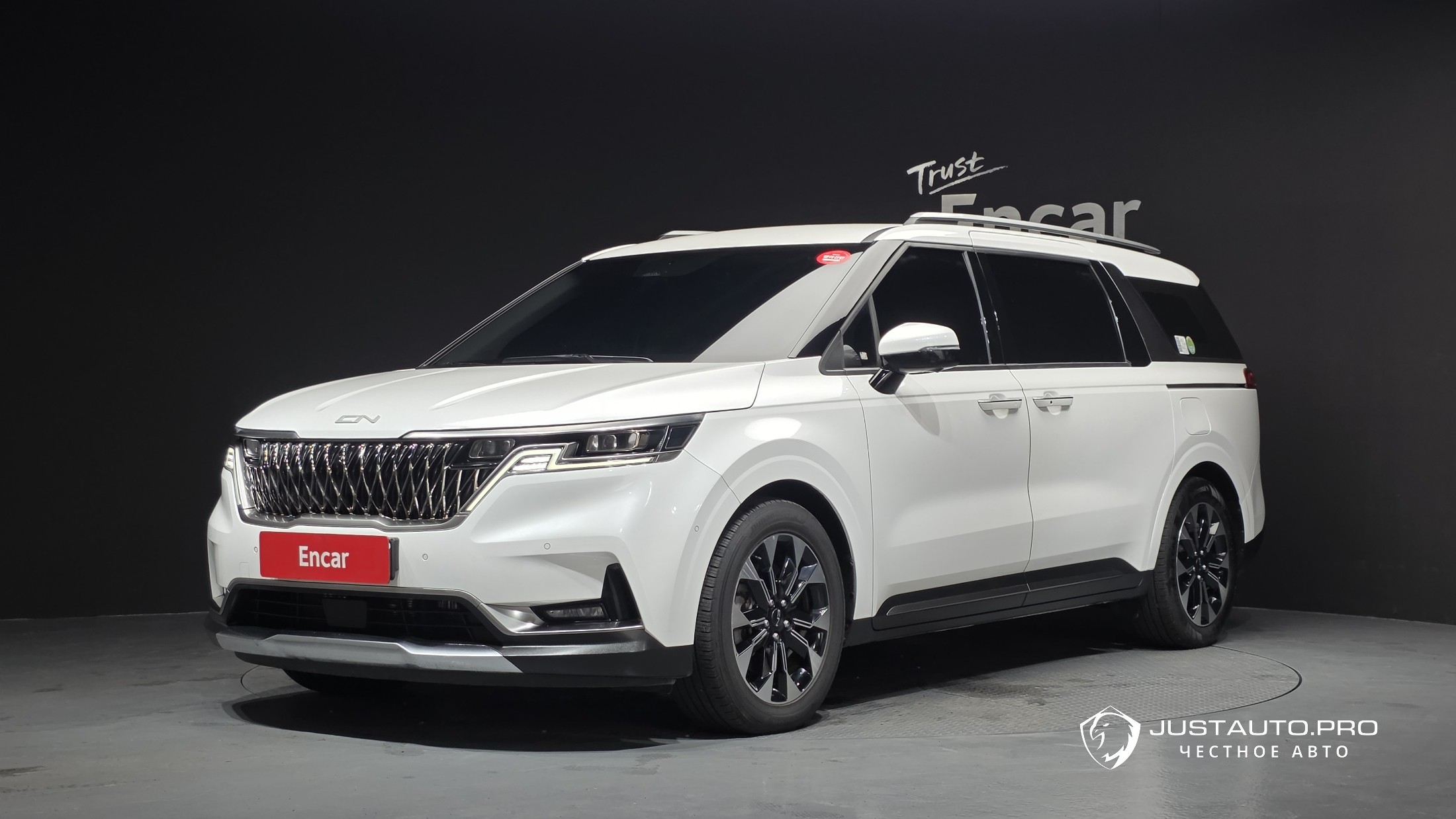 Автомобиль Kia Canival