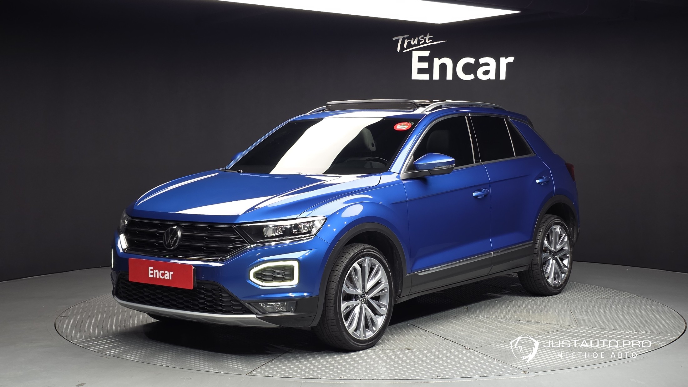 Автомобиль Volkswagen T-Roc