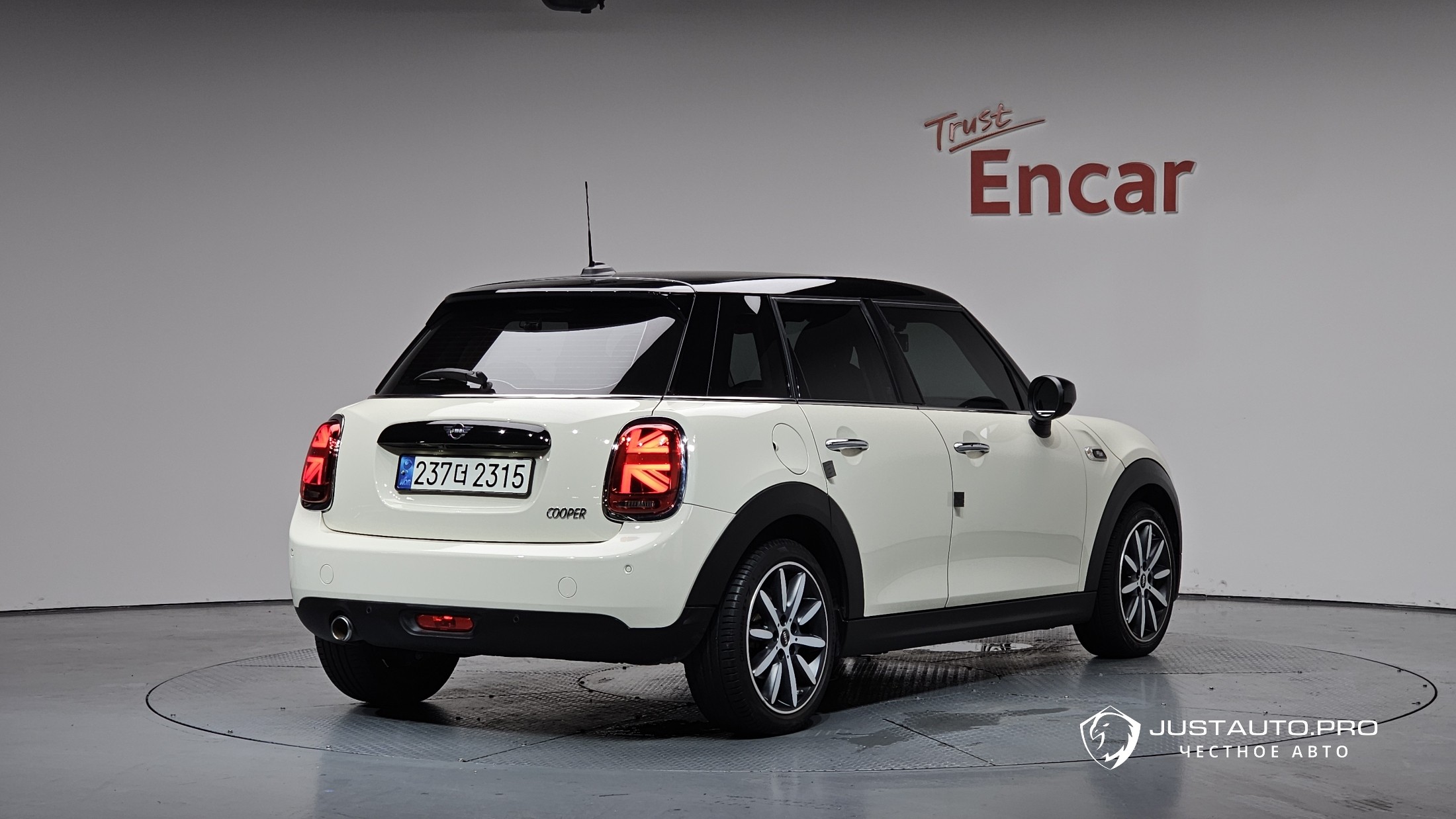 Автомобиль Mini Cooper