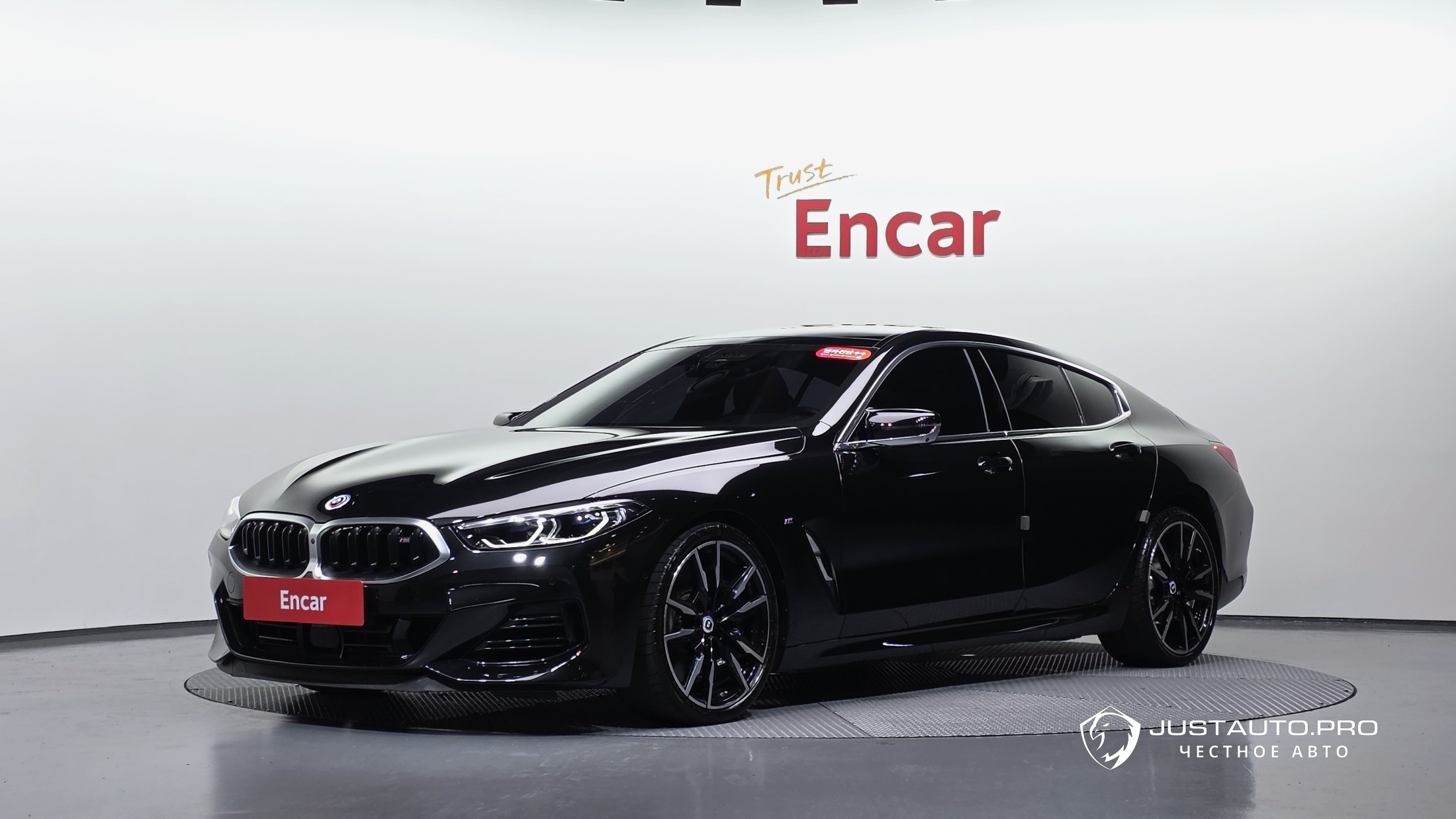 Автомобиль BMW 8-Series