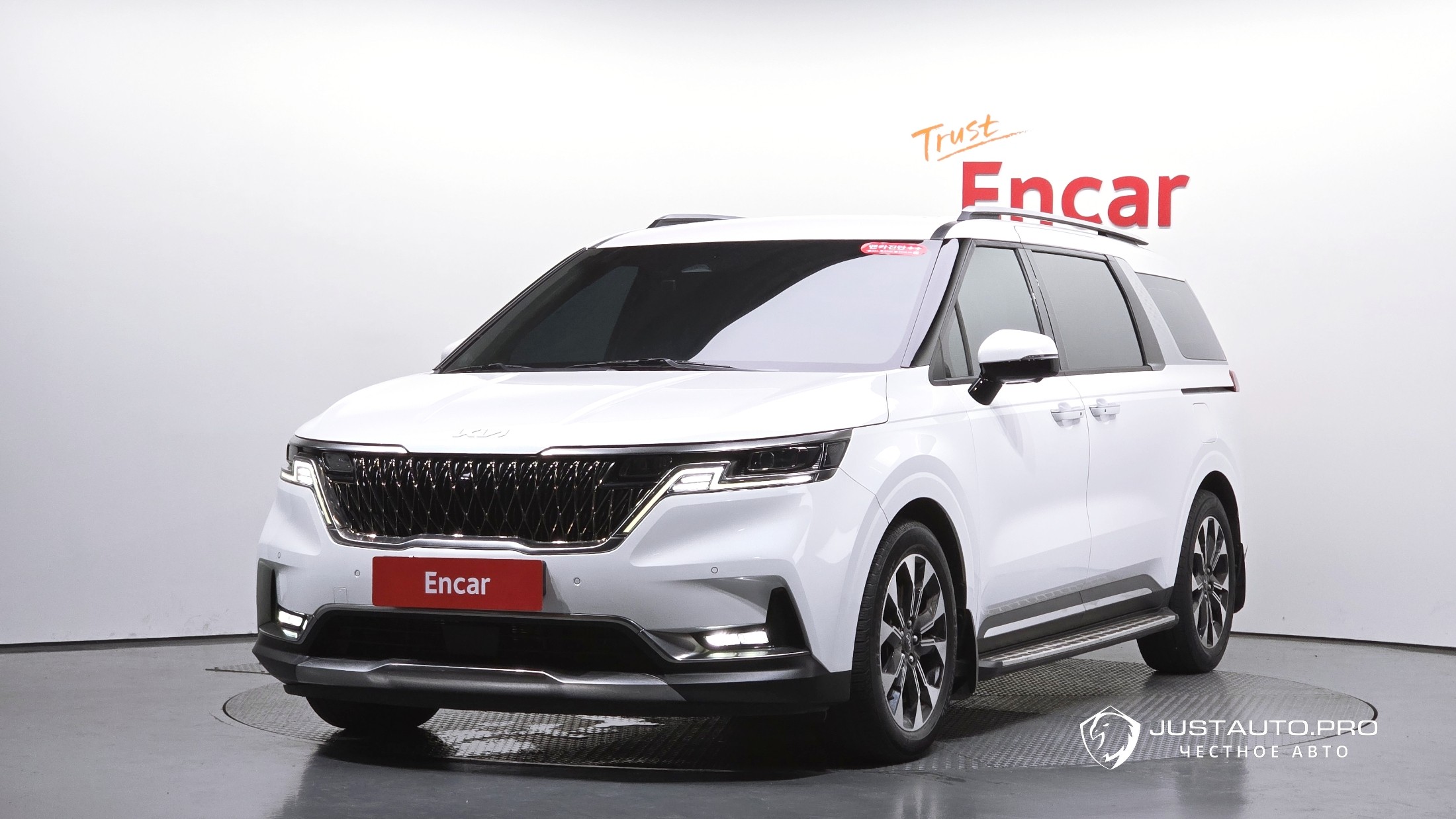 Автомобиль Kia Canival