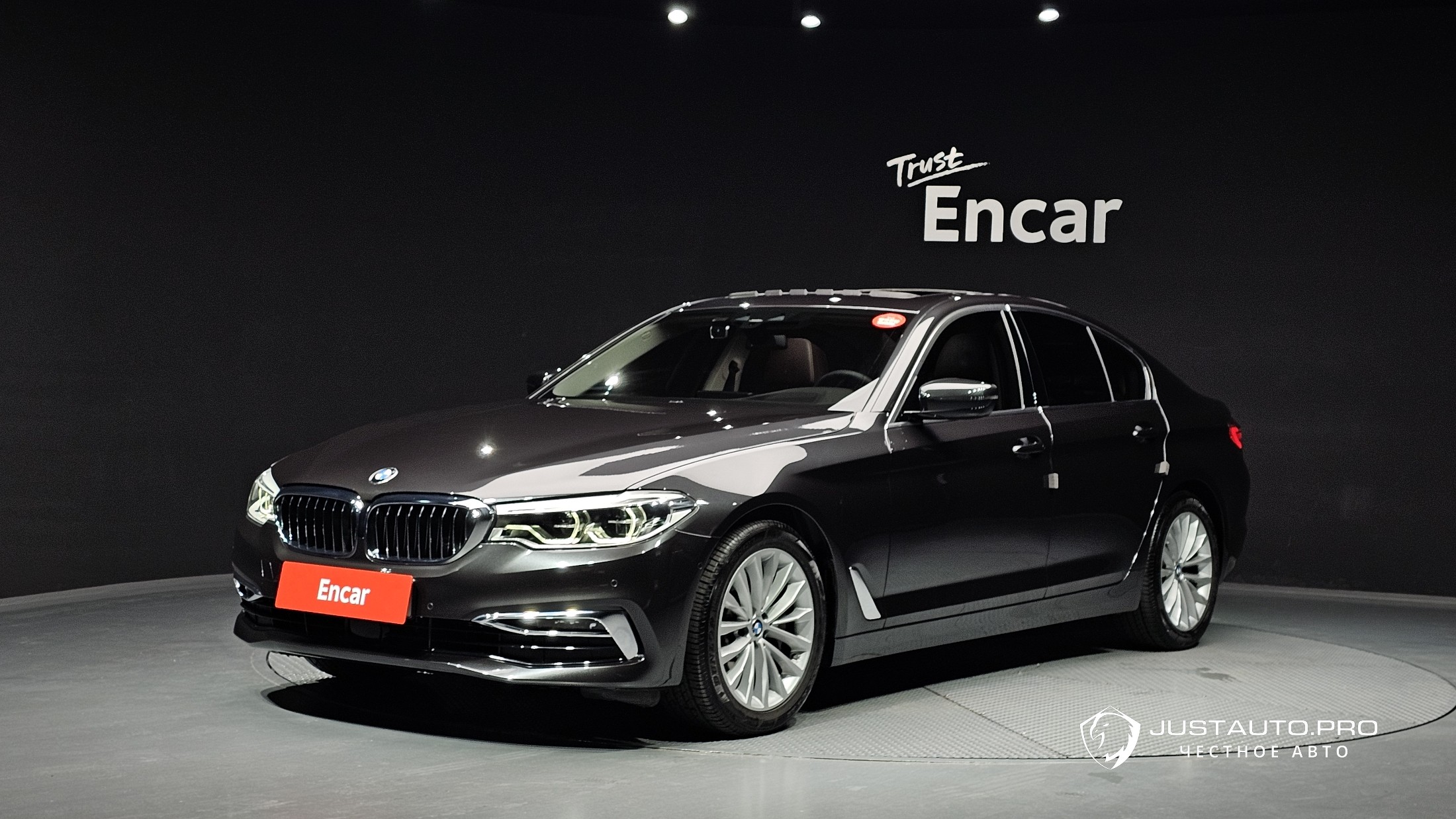 Автомобиль BMW 5-Series