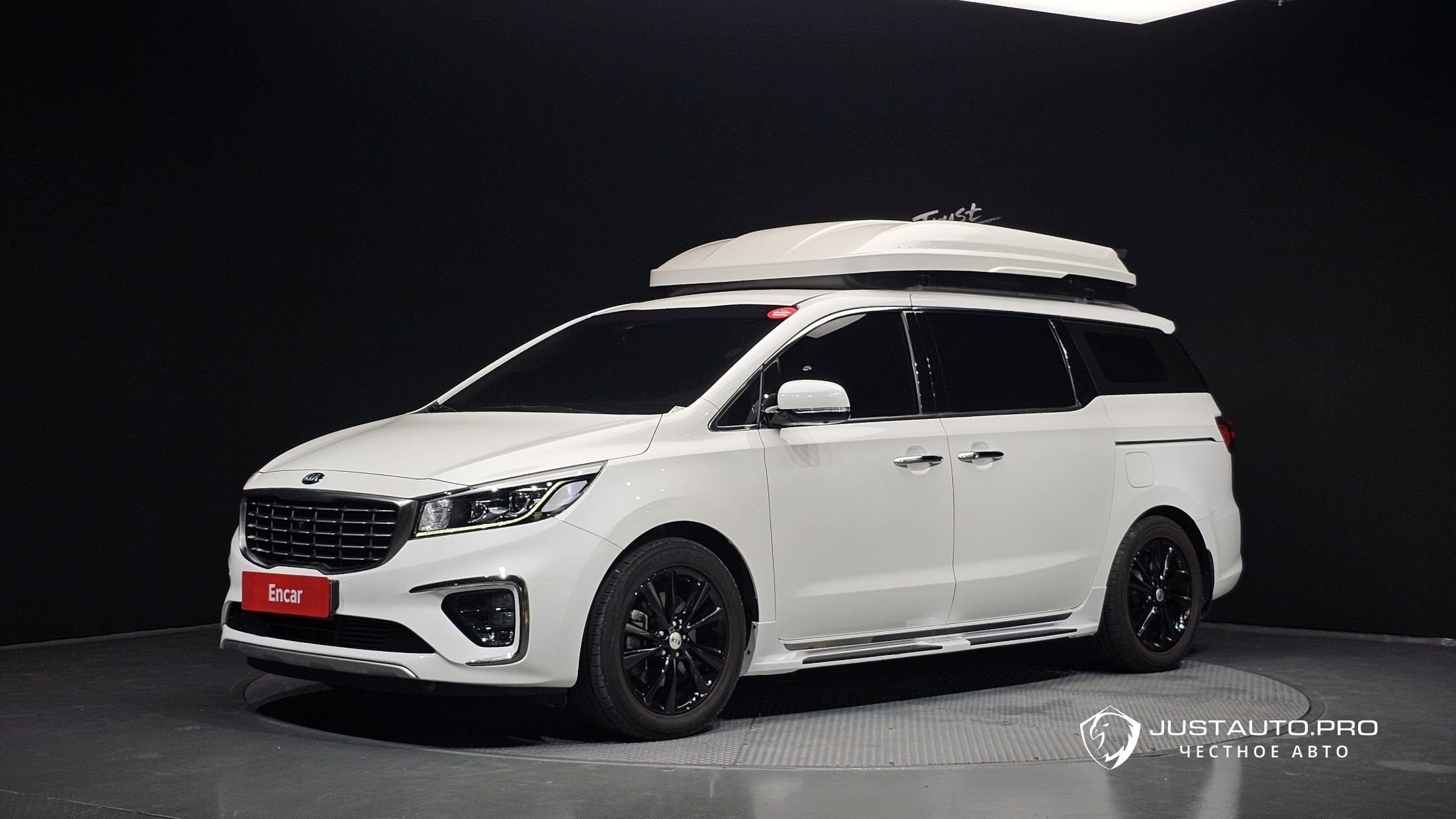 Автомобиль Kia Canival
