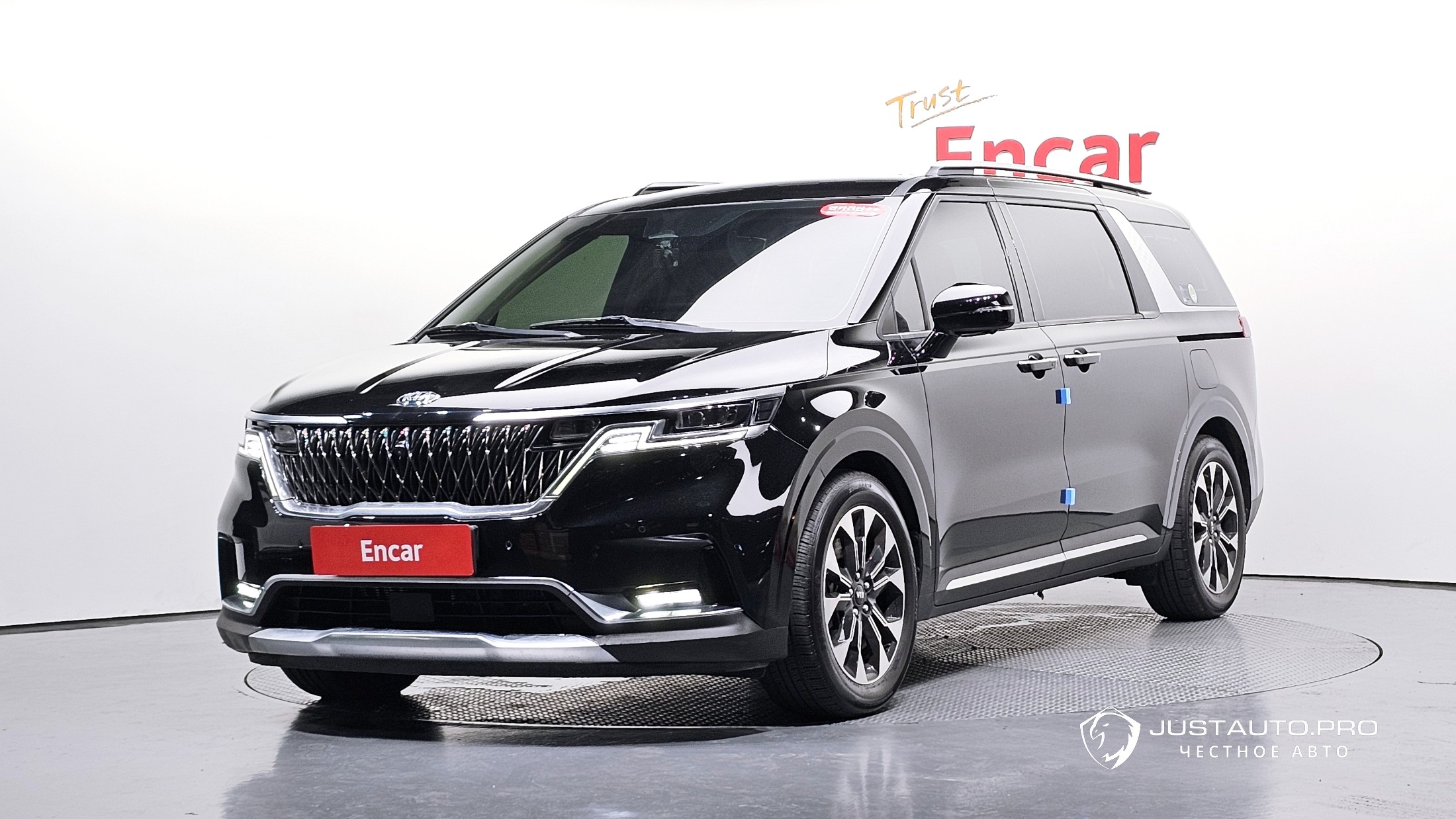 Автомобиль Kia Canival