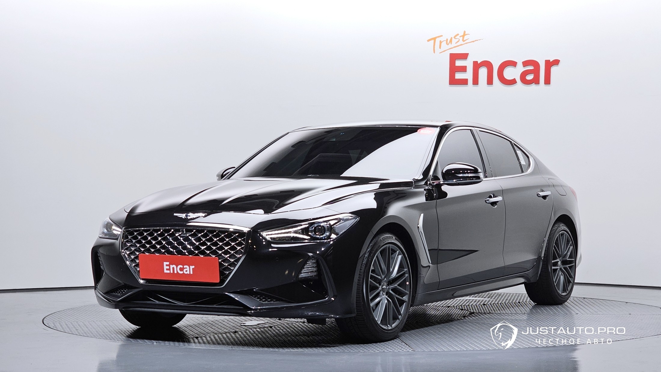 Автомобиль Genesis G70