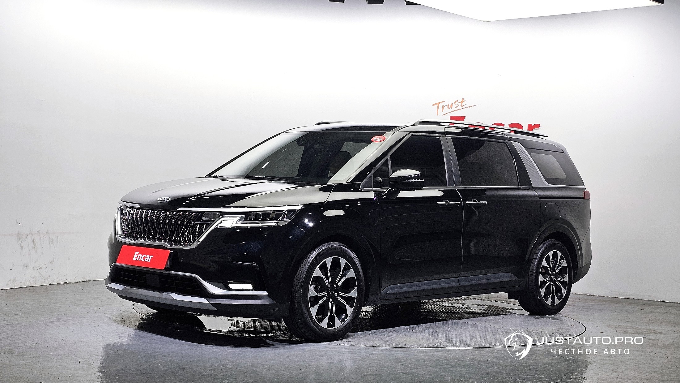 Автомобиль Kia Canival