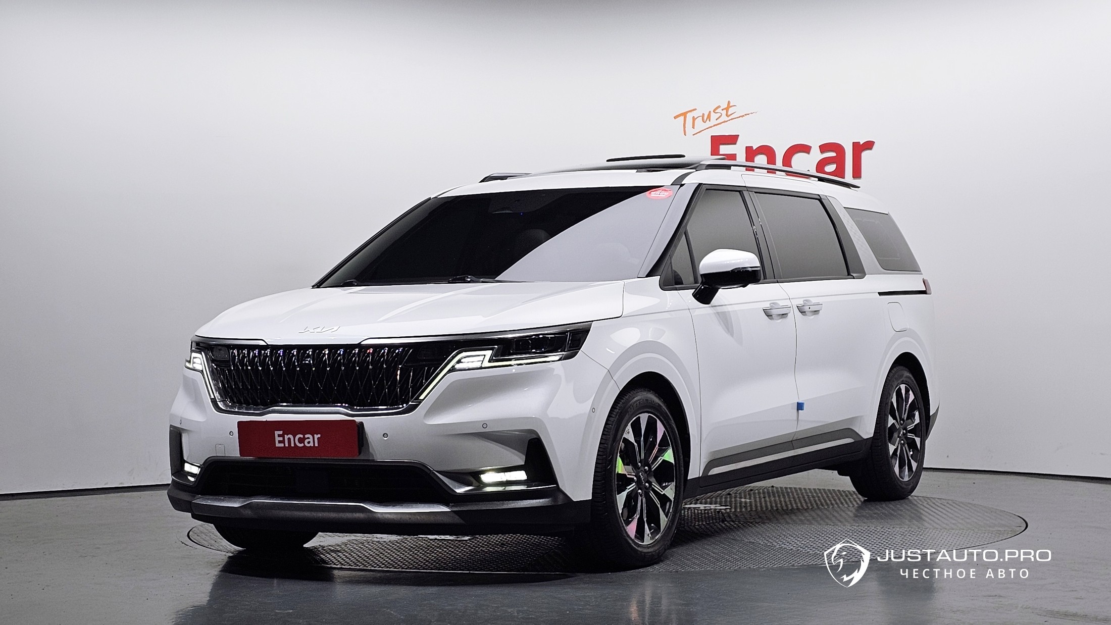 Автомобиль Kia Canival