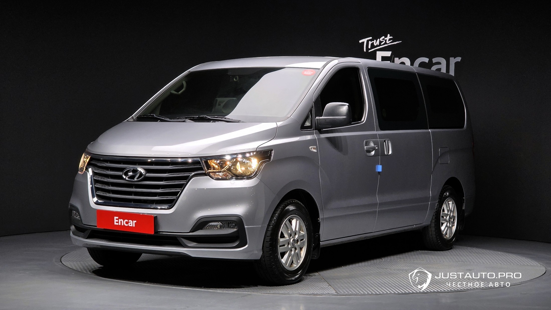 Автомобиль Hyundai Starex