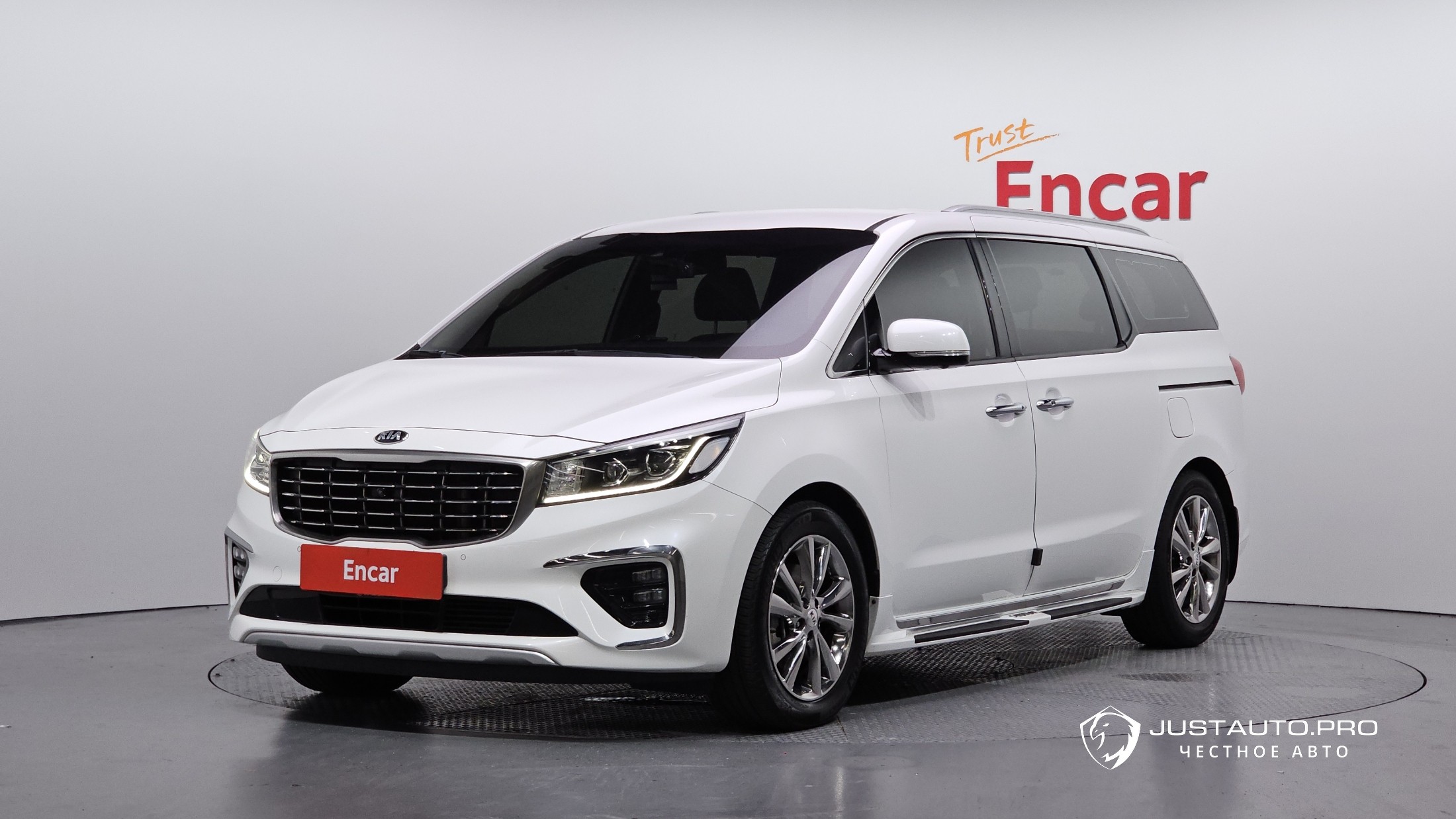 Автомобиль Kia Canival