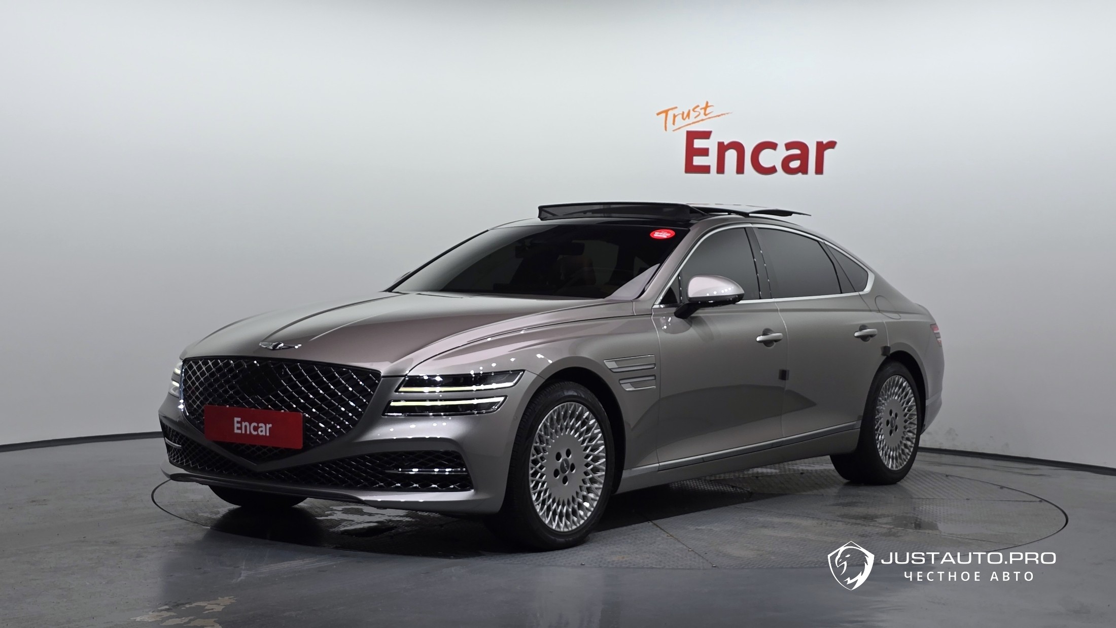 Автомобиль Genesis G80