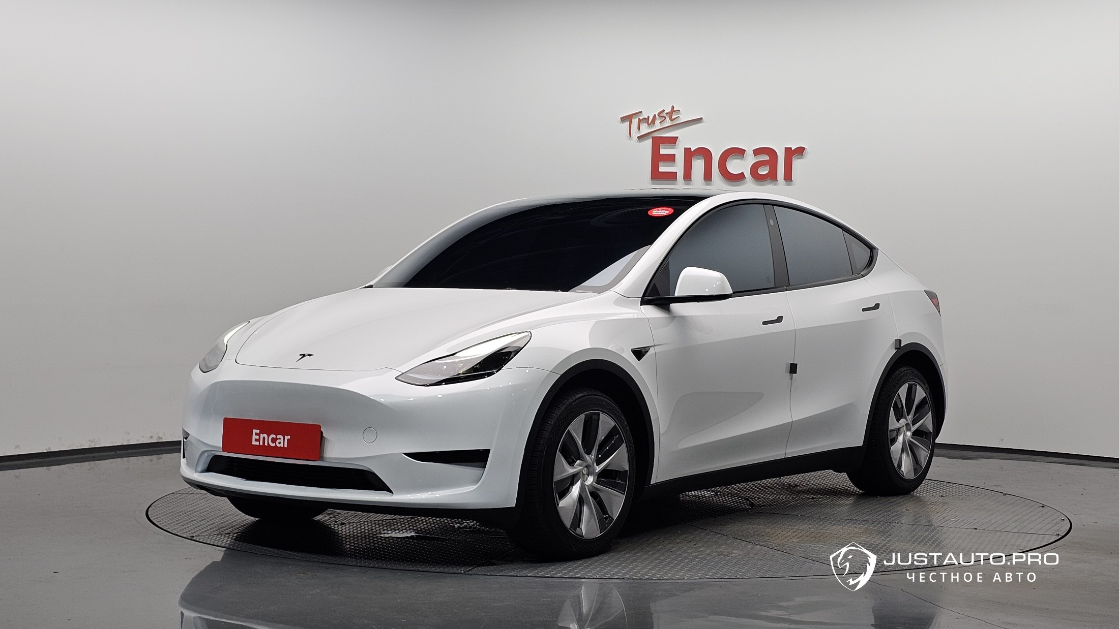 Автомобиль Tesla Model Y