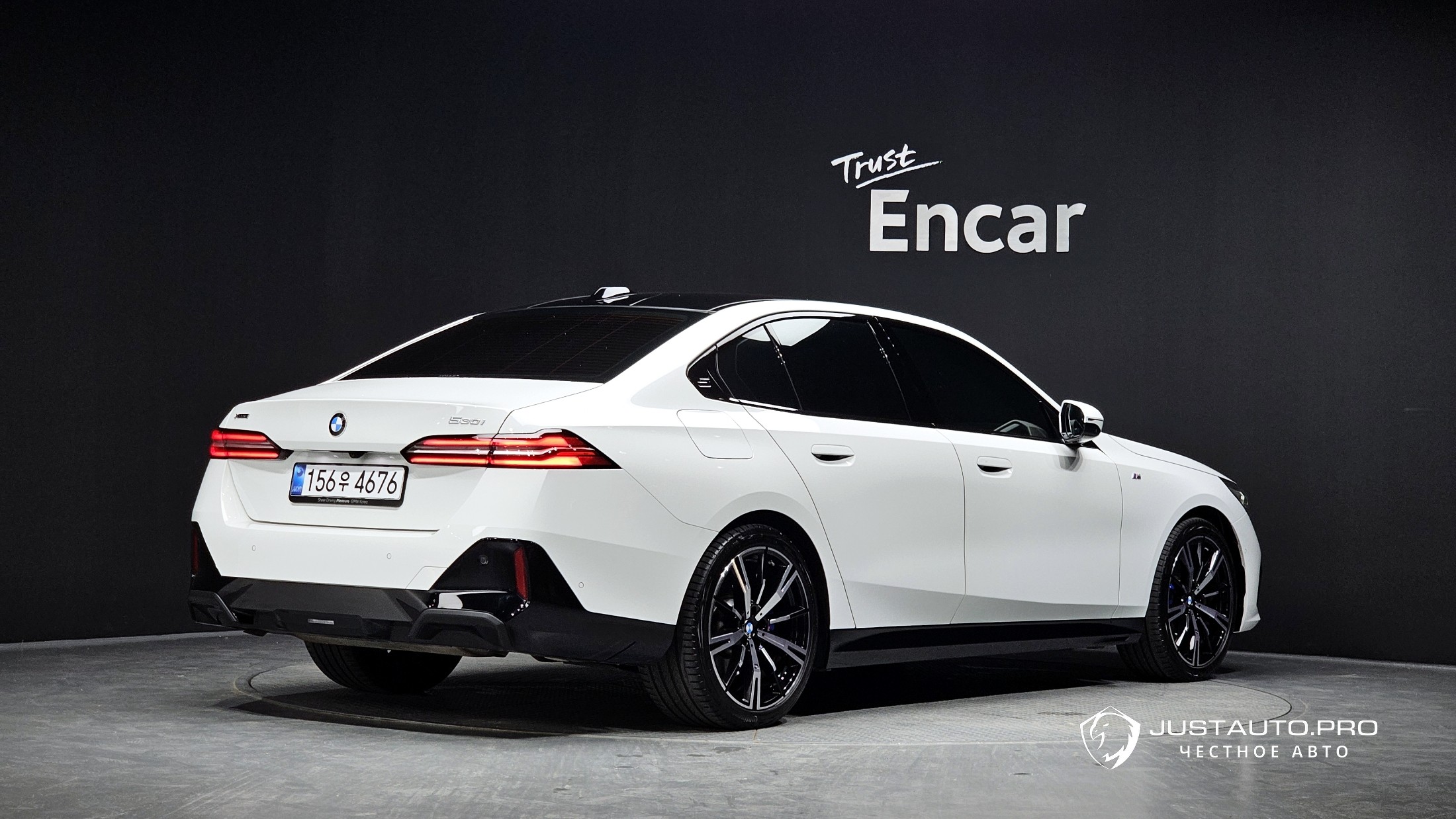 Автомобиль BMW 5-Series