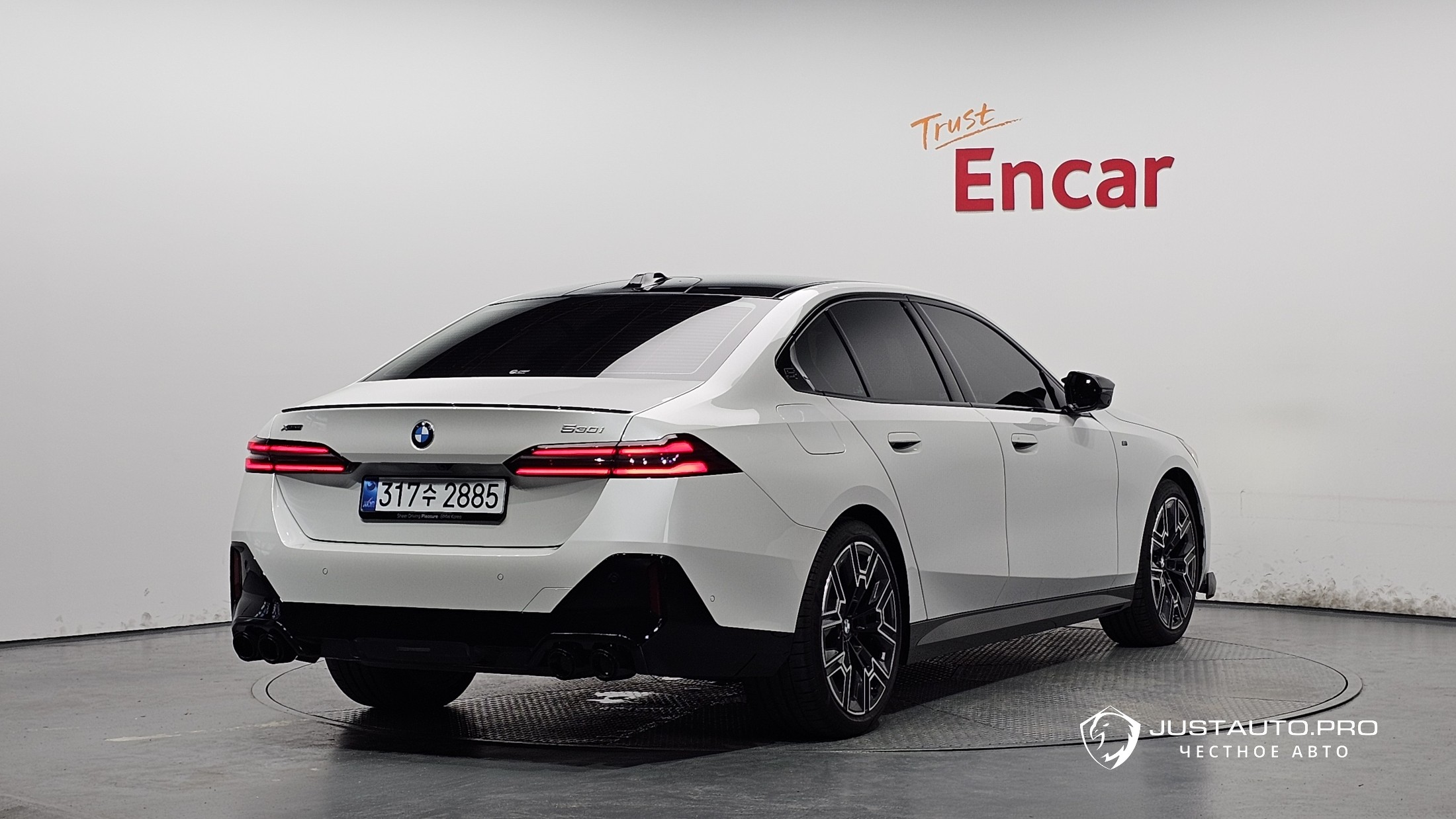 Автомобиль BMW 5-Series