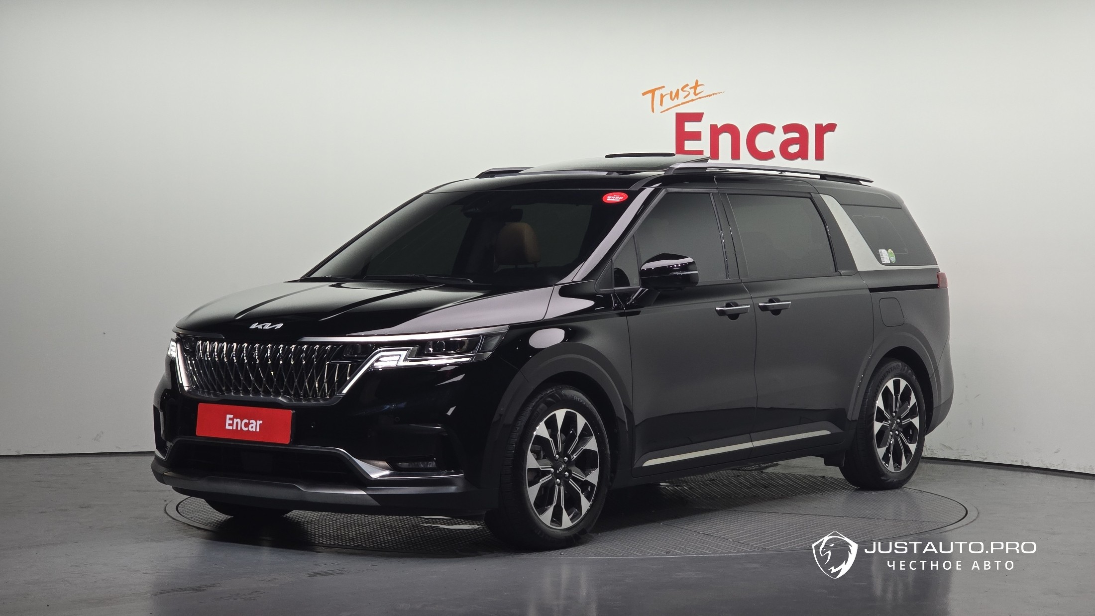 Автомобиль Kia Canival