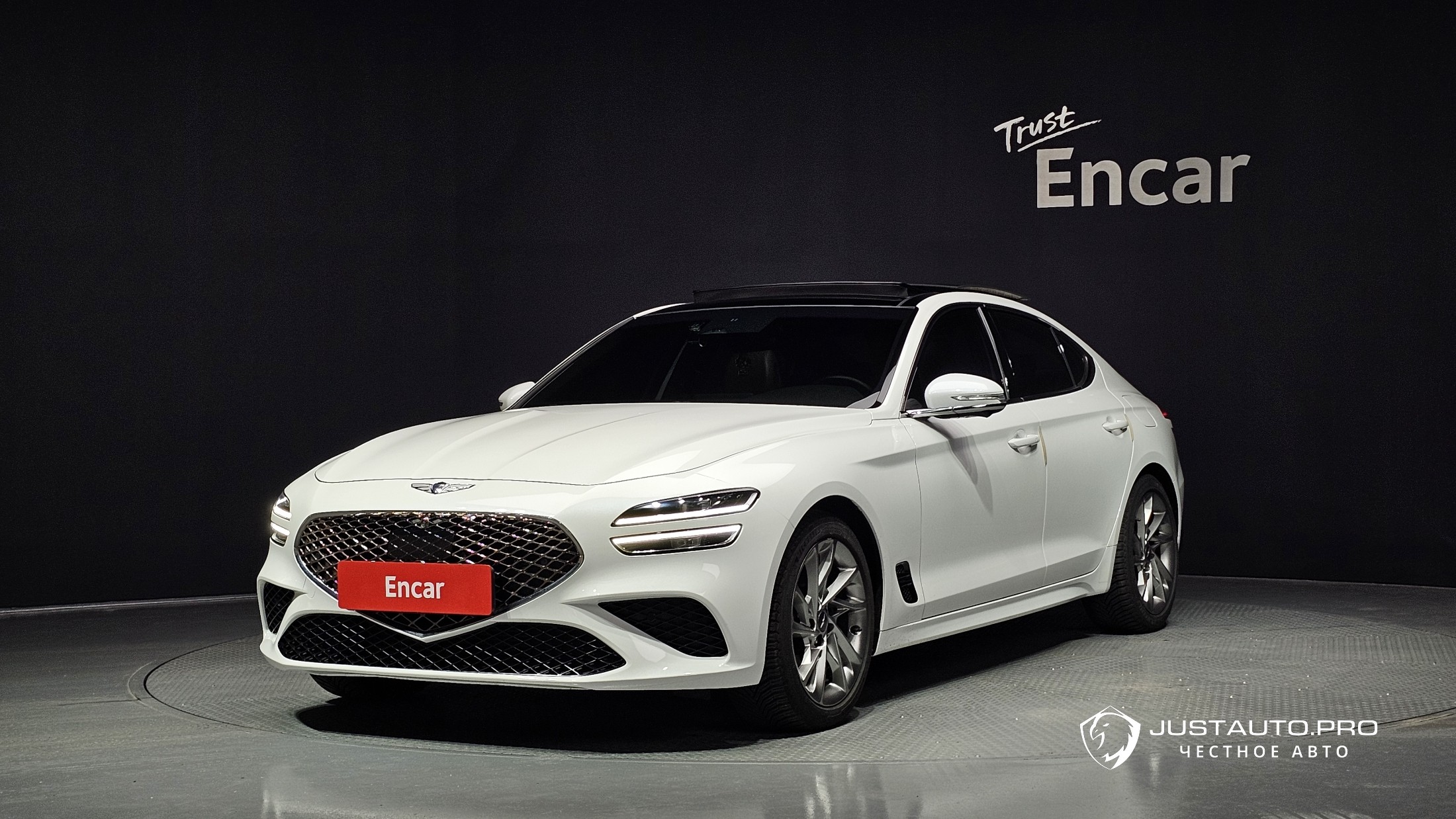 Автомобиль Genesis G70
