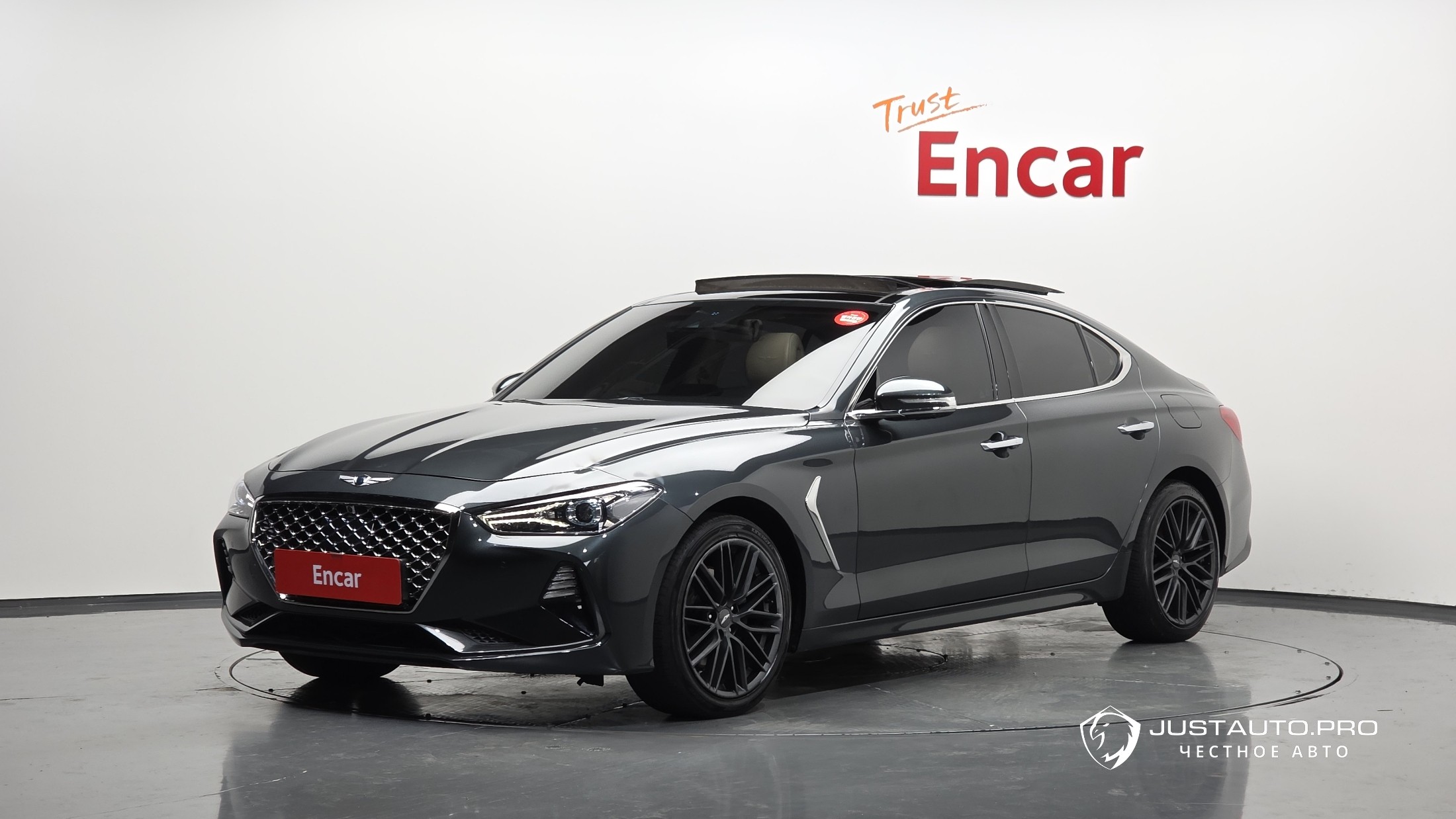 Автомобиль Genesis G70