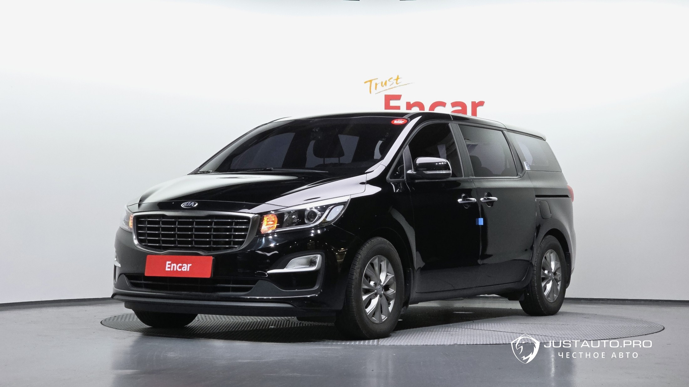 Автомобиль Kia Canival