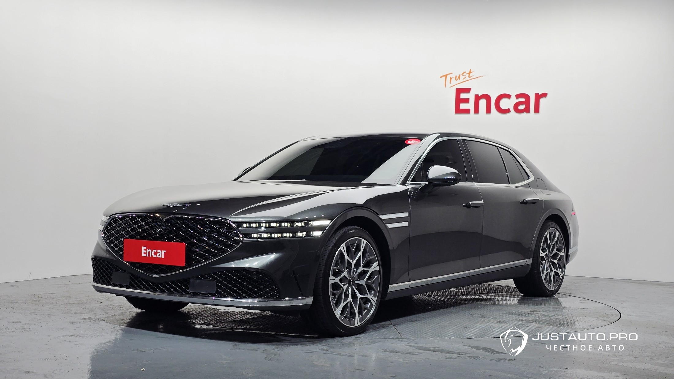 Автомобиль Genesis G90