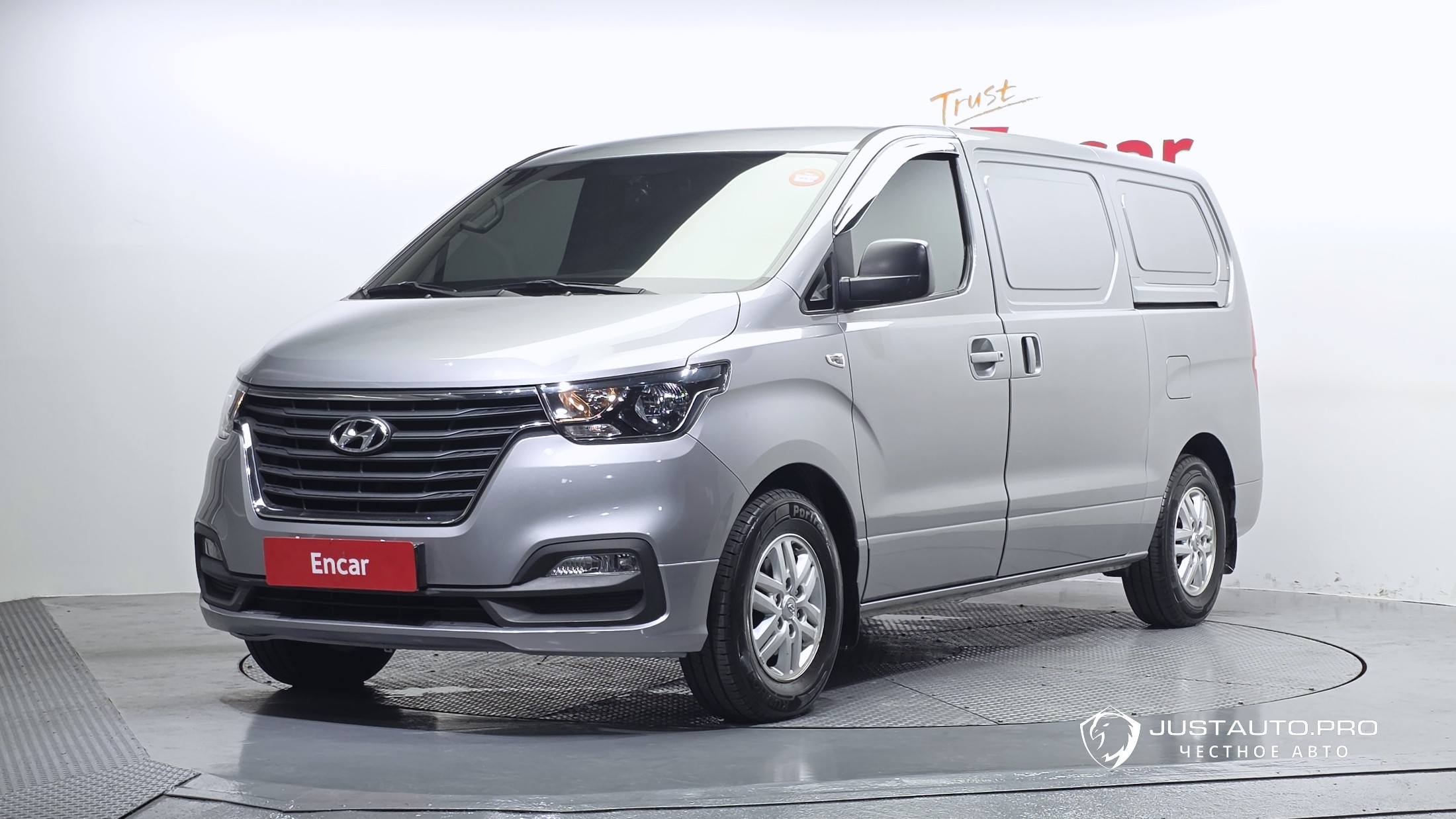 Автомобиль Hyundai Starex