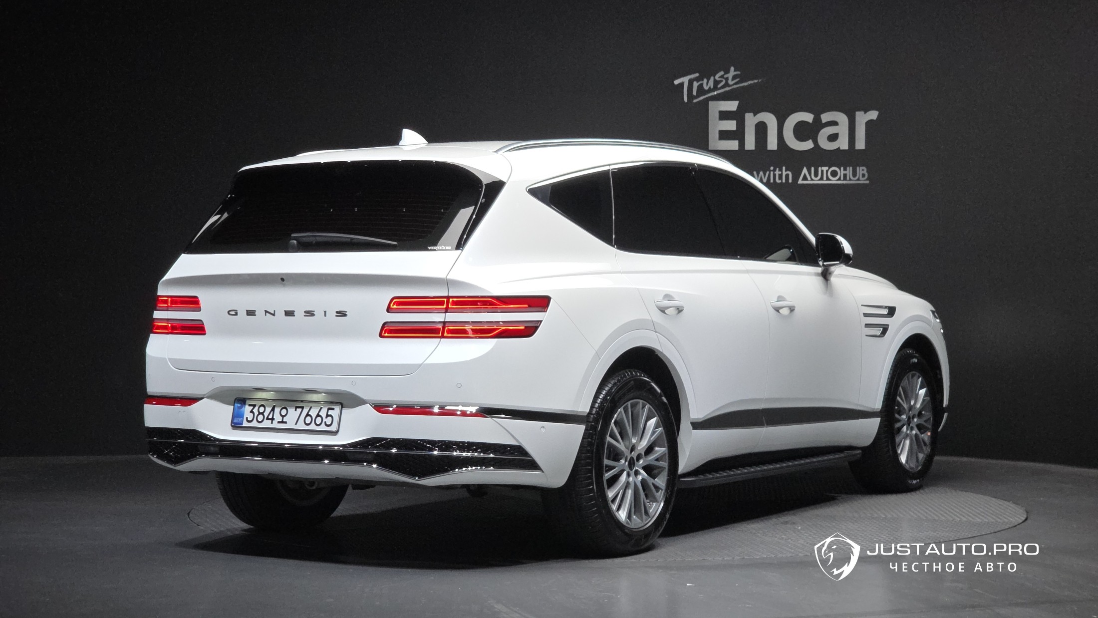 Автомобиль Genesis GV80