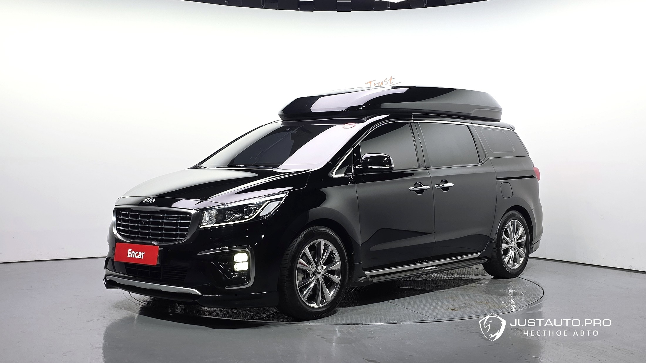Автомобиль Kia Canival