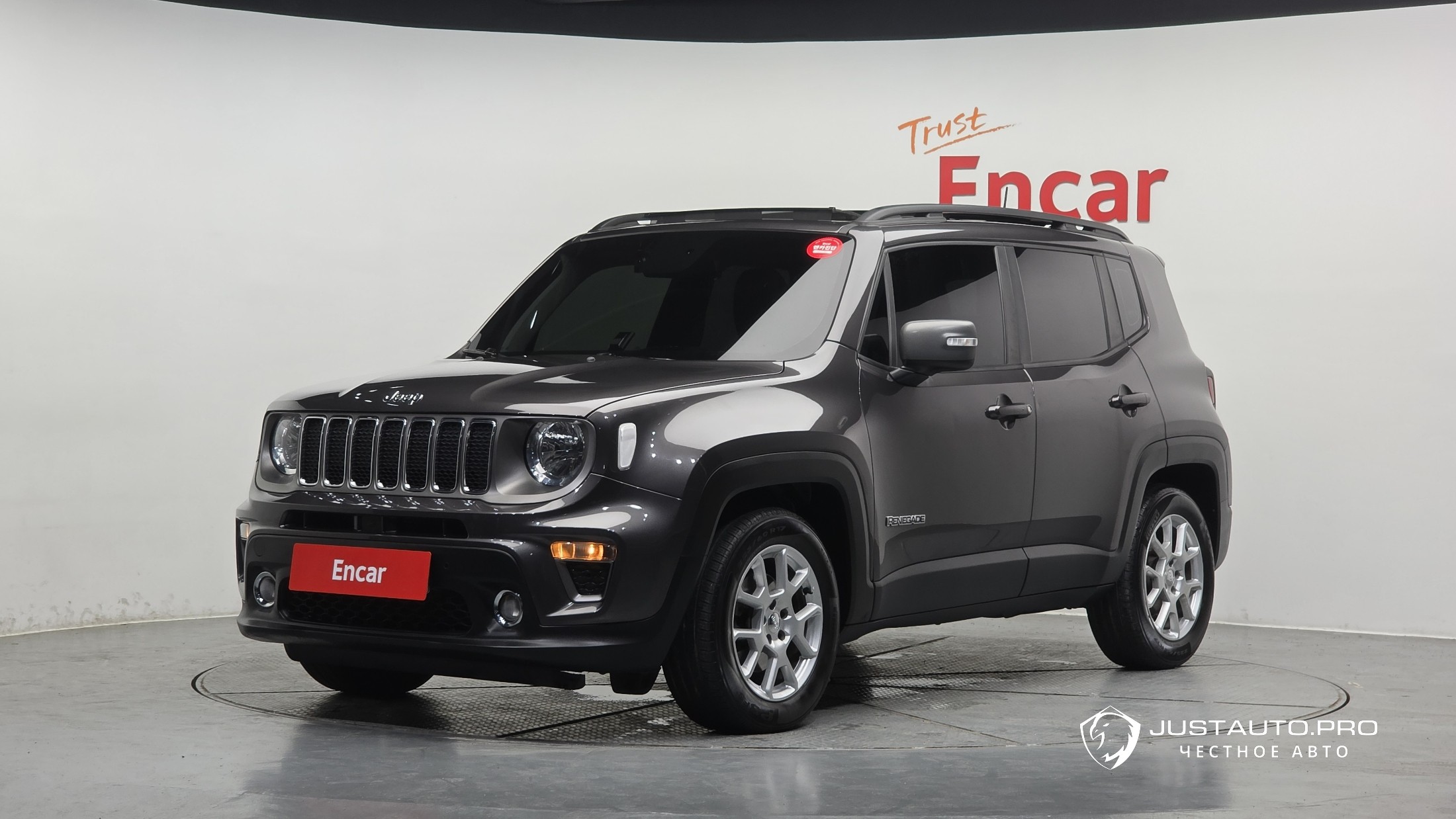 Автомобиль Jeep Renegade