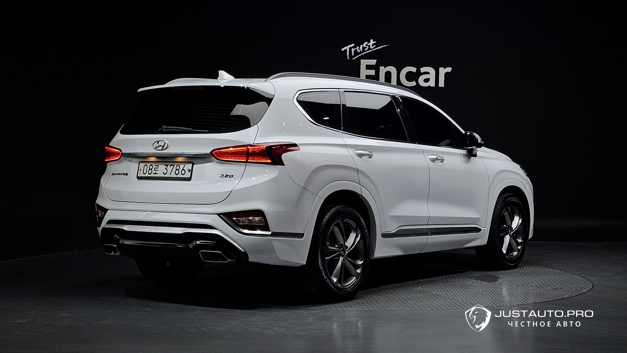 Автомобиль Hyundai Santafe