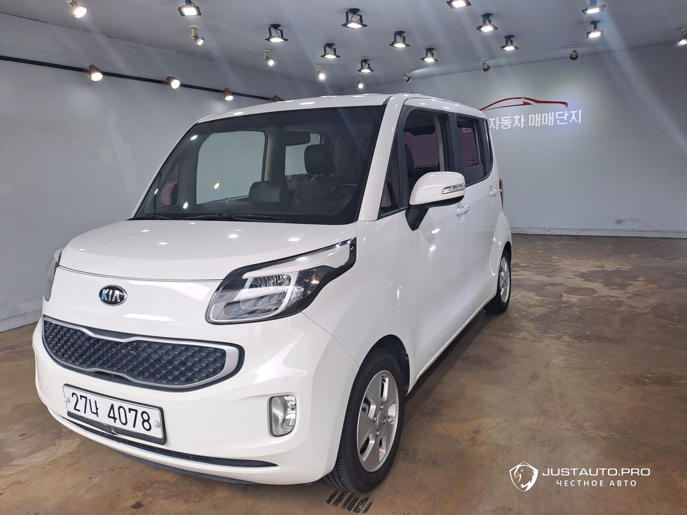 Автомобиль Kia RAY