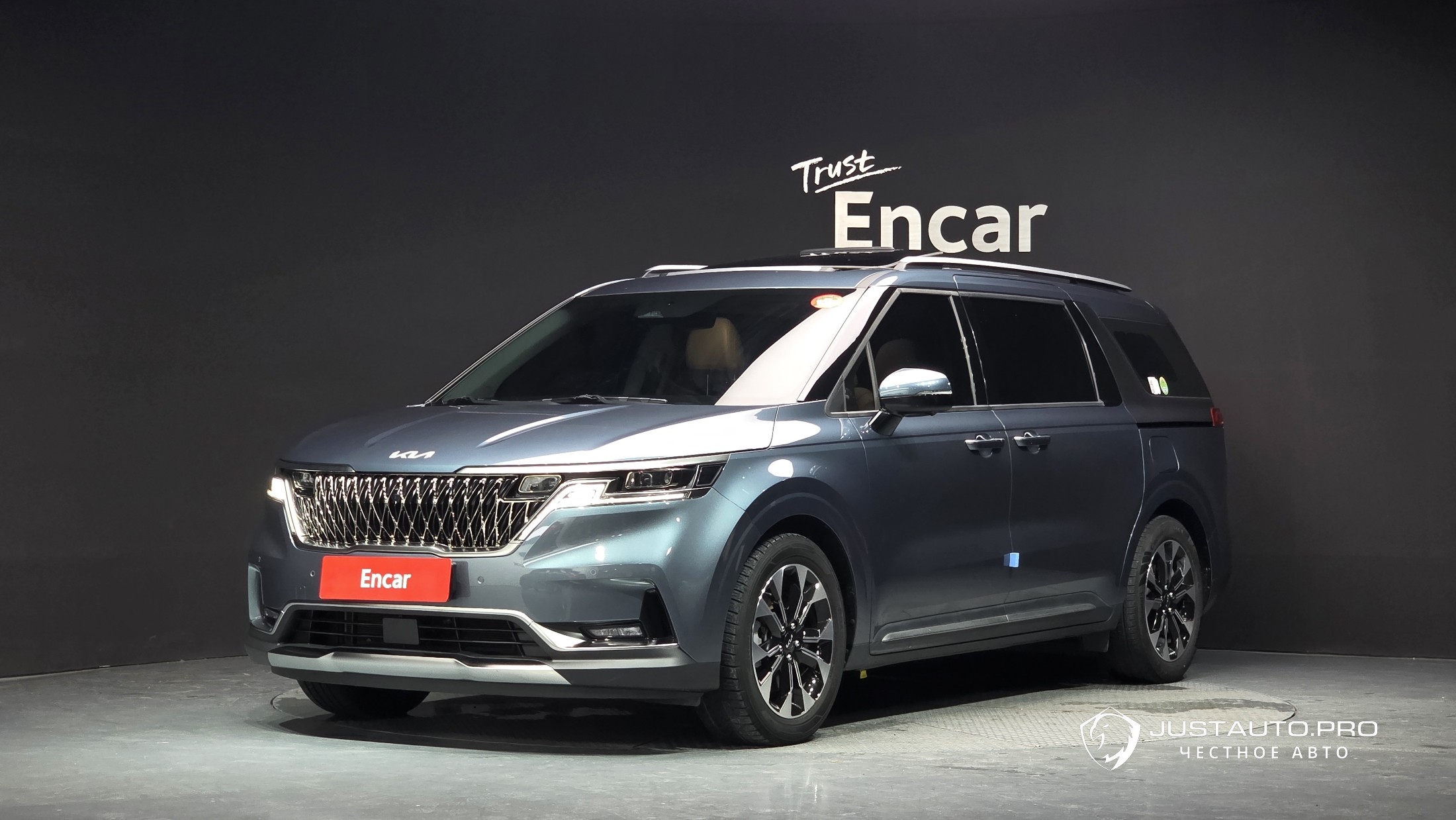 Автомобиль Kia Canival