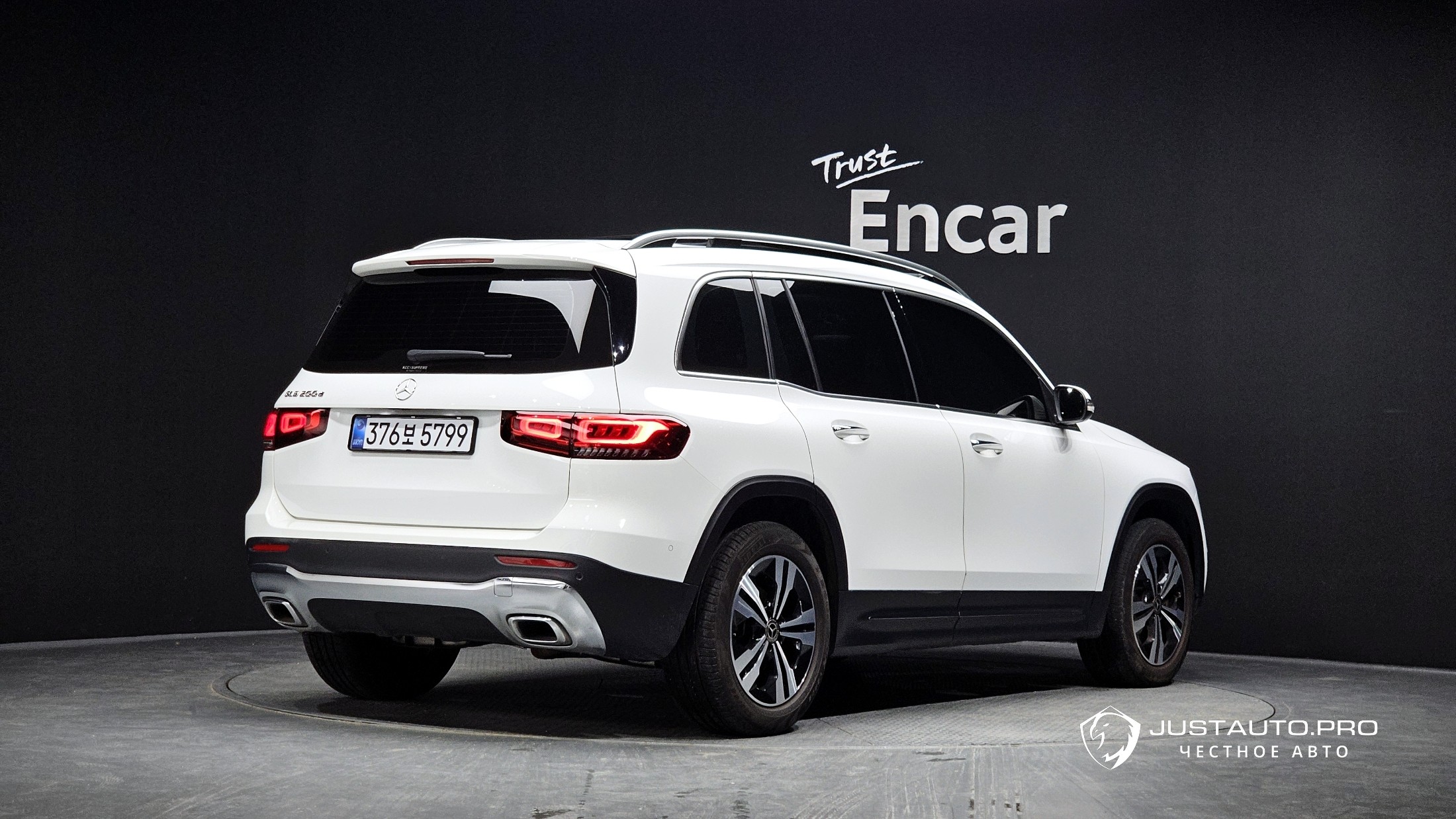 Автомобиль Mercedes-Benz GLB-Class