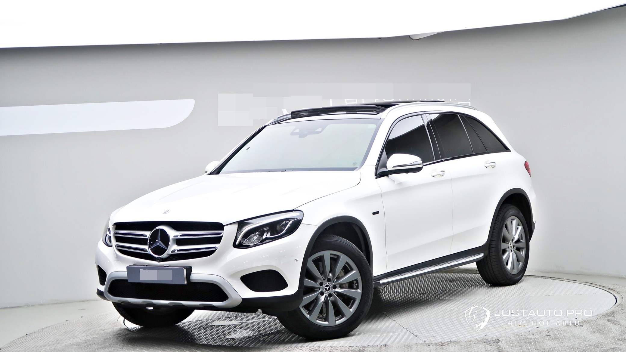 Автомобиль Mercedes-Benz GLC-Class