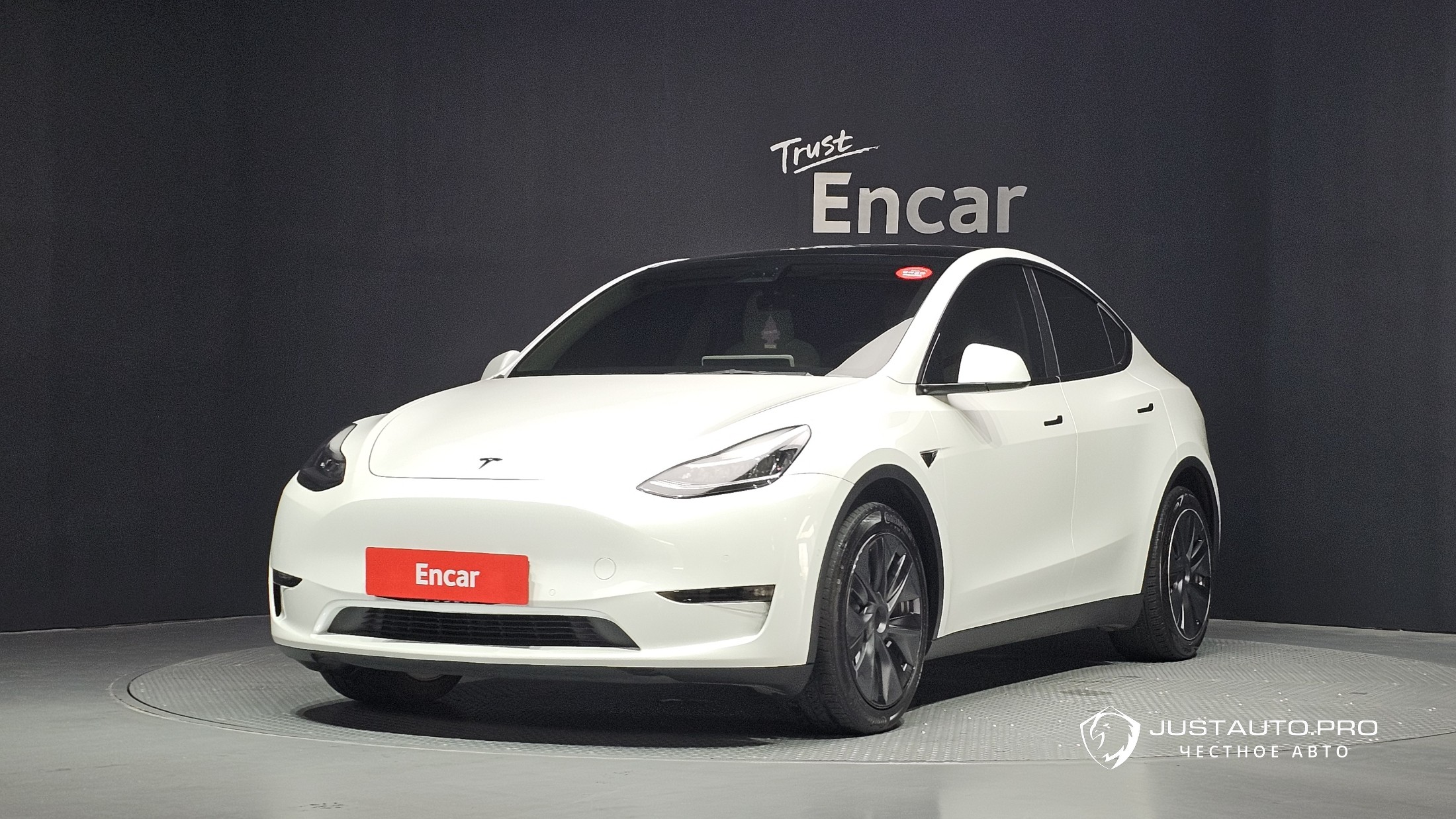 Автомобиль Tesla Model Y