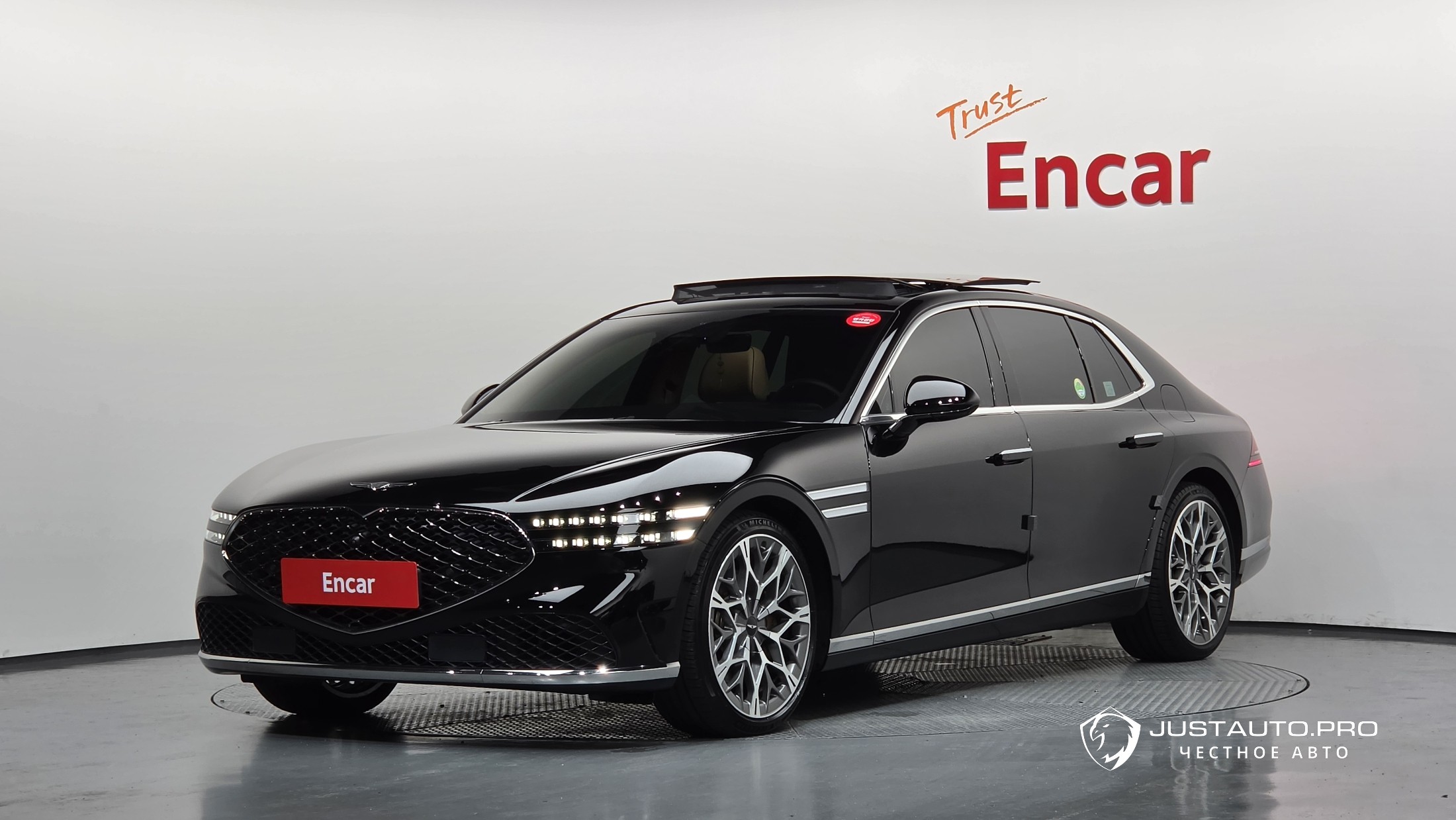 Автомобиль Genesis G90