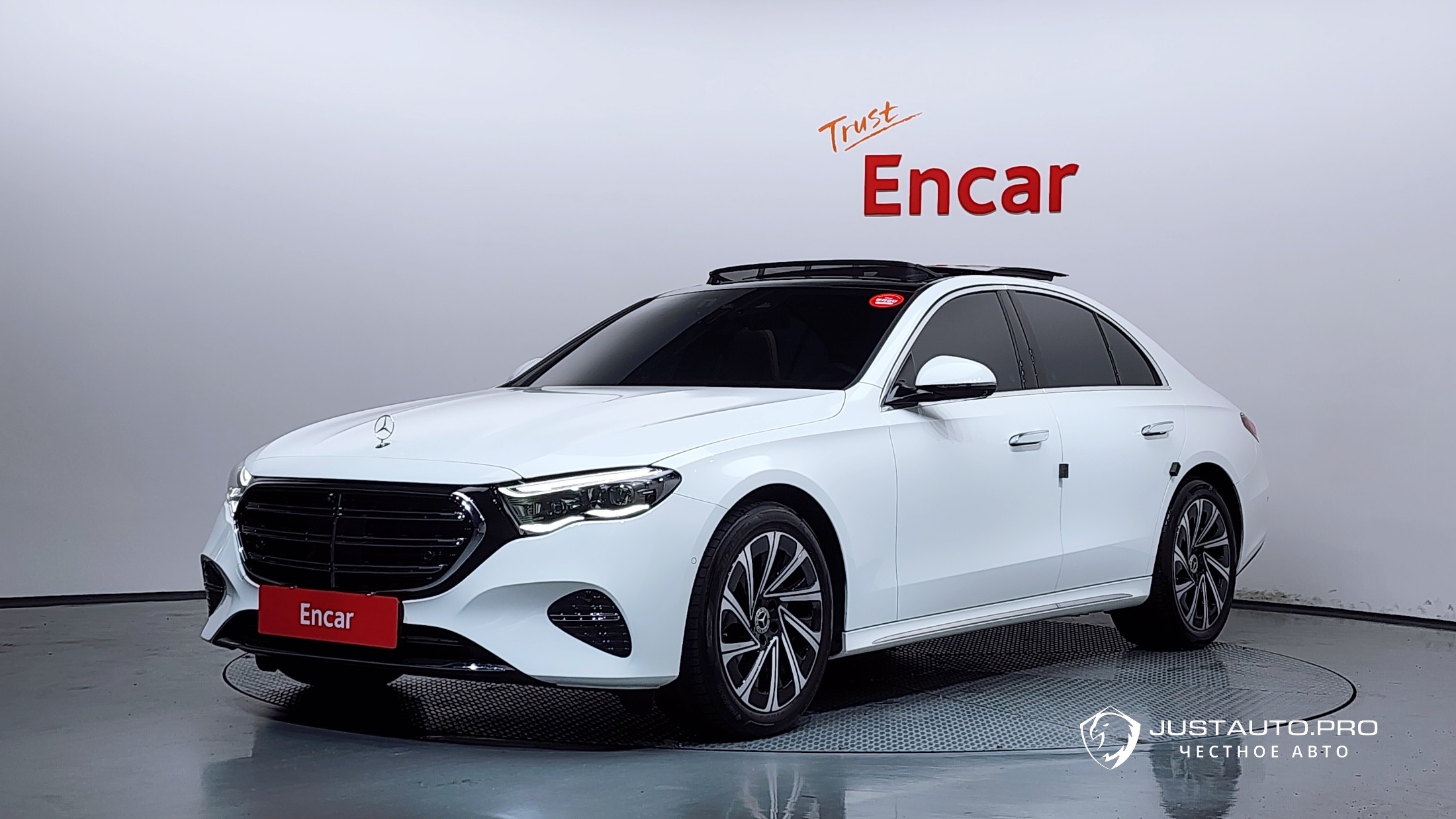 Автомобиль Mercedes-Benz E-Class