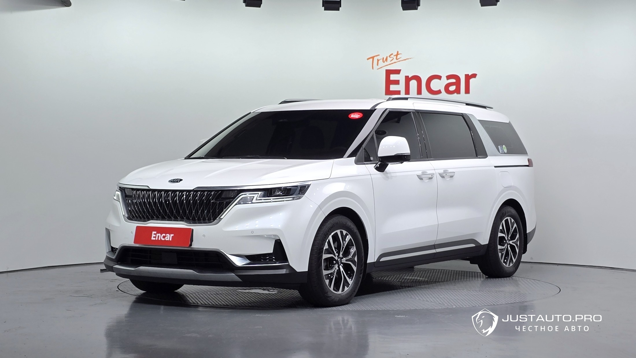 Автомобиль Kia Canival