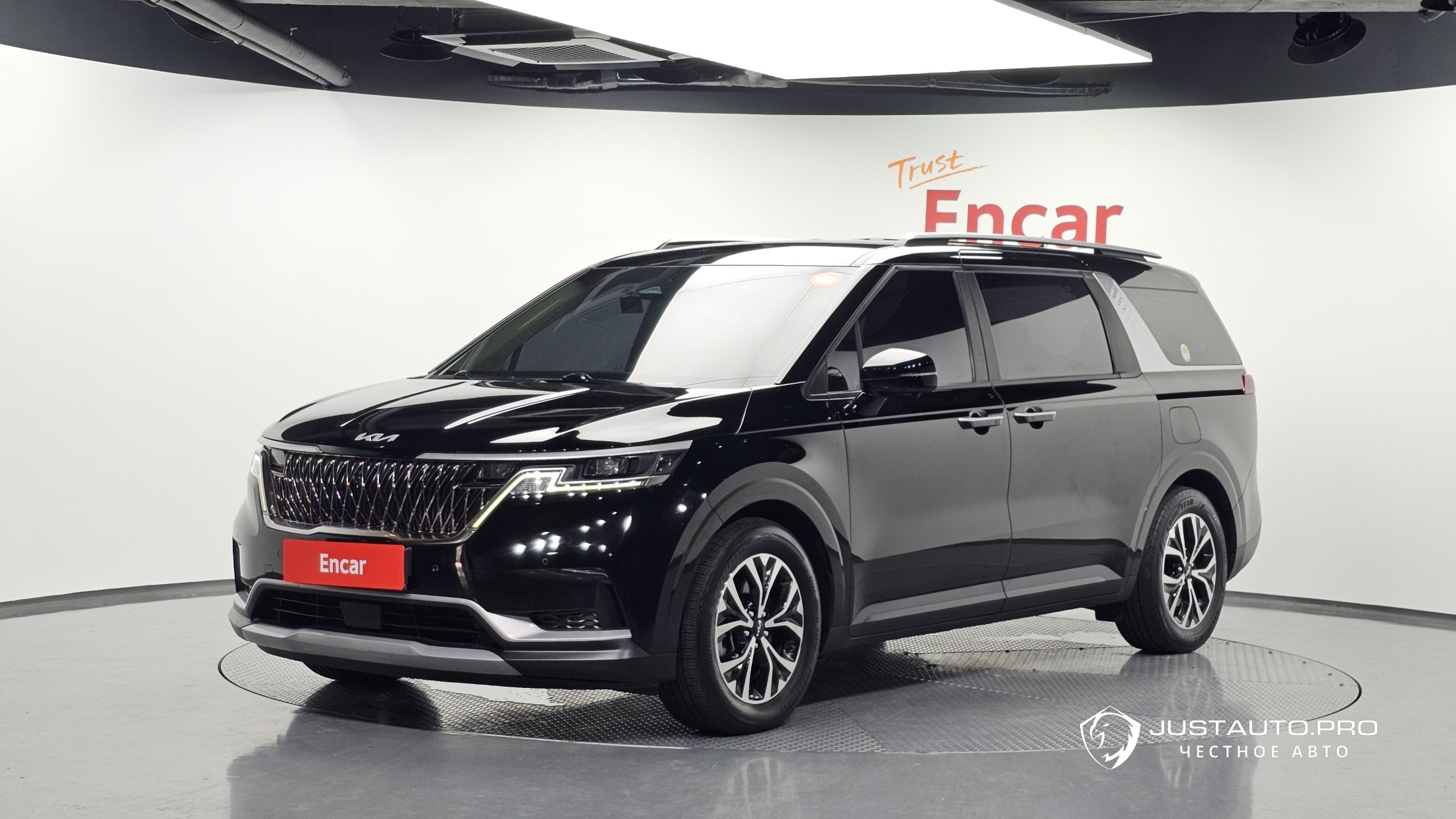 Автомобиль Kia Canival