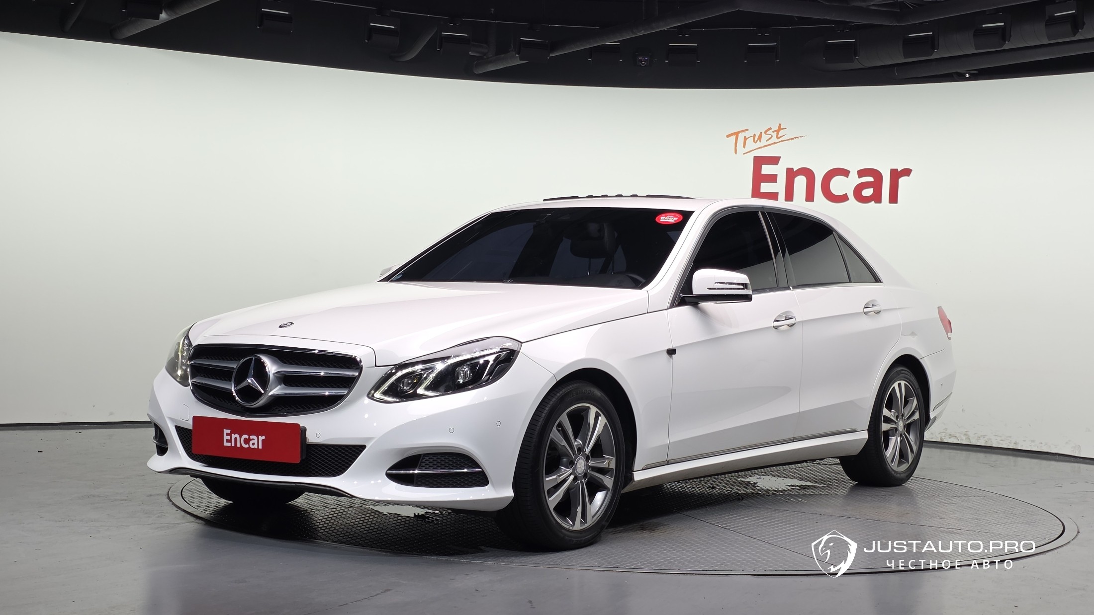 Автомобиль Mercedes-Benz E-Class