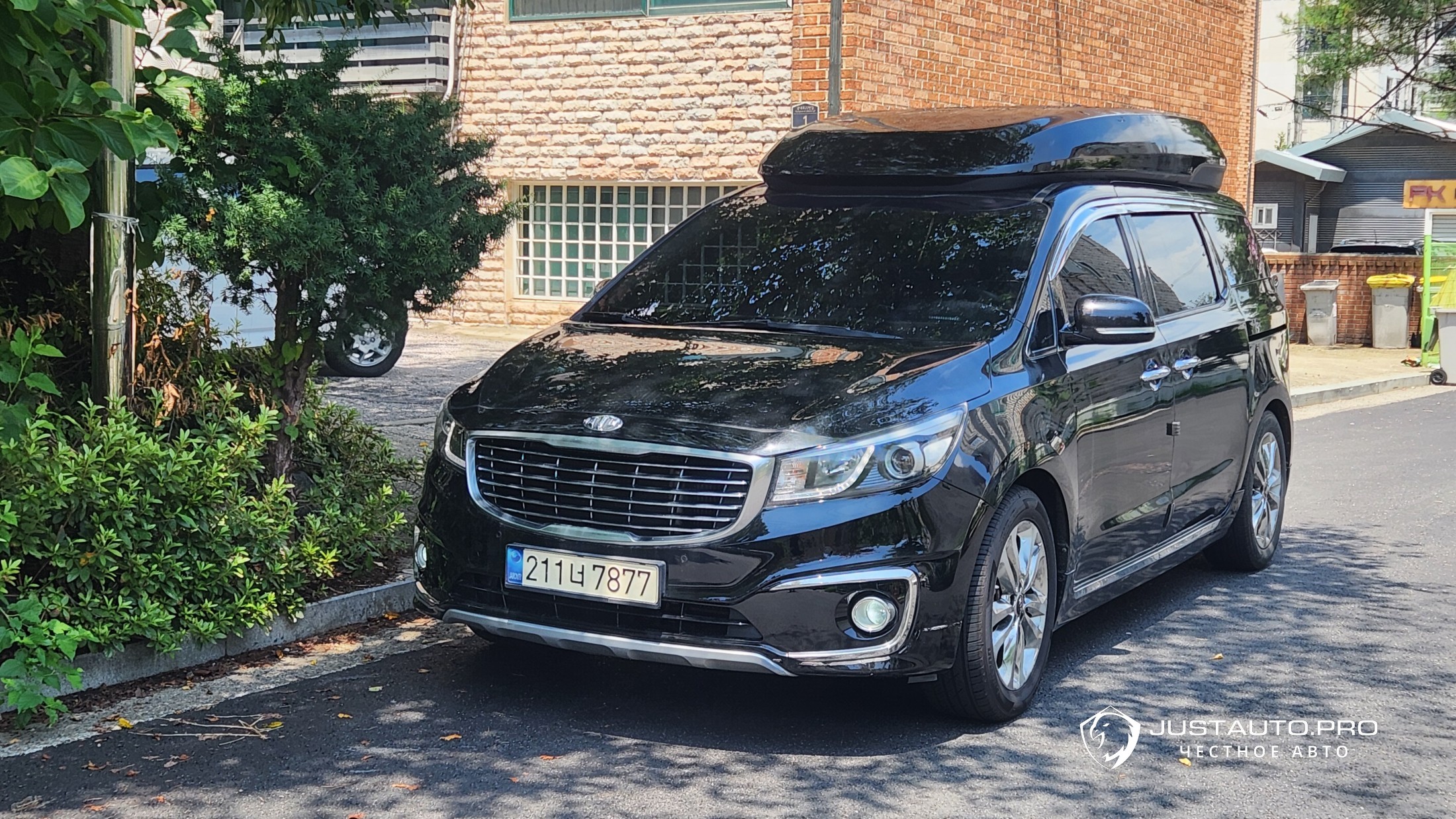 Автомобиль Kia Canival