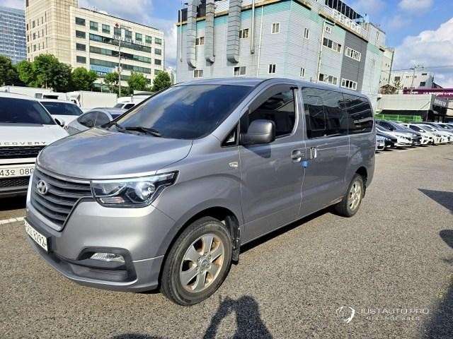 Автомобиль Hyundai Starex