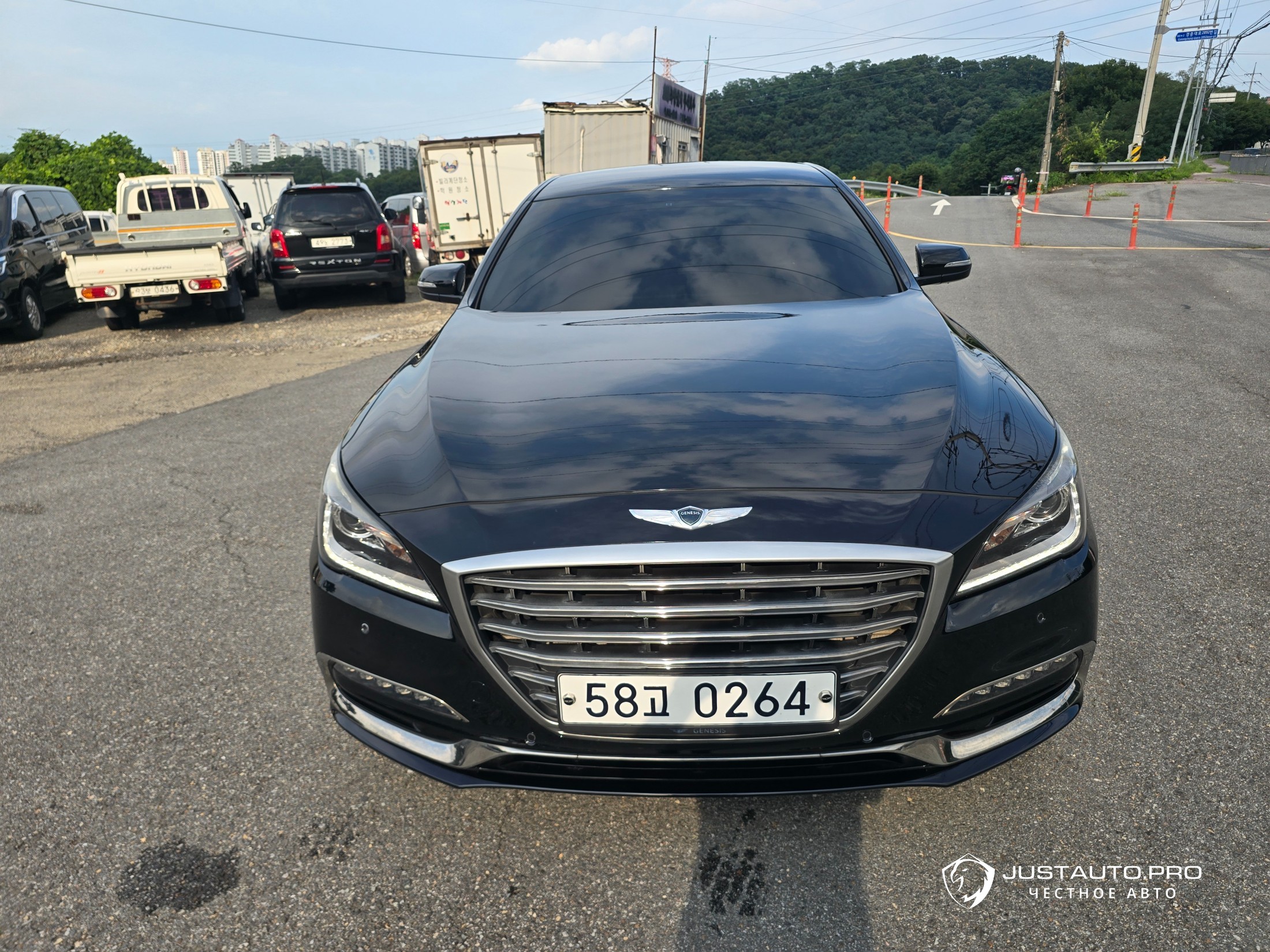 Автомобиль Genesis G80
