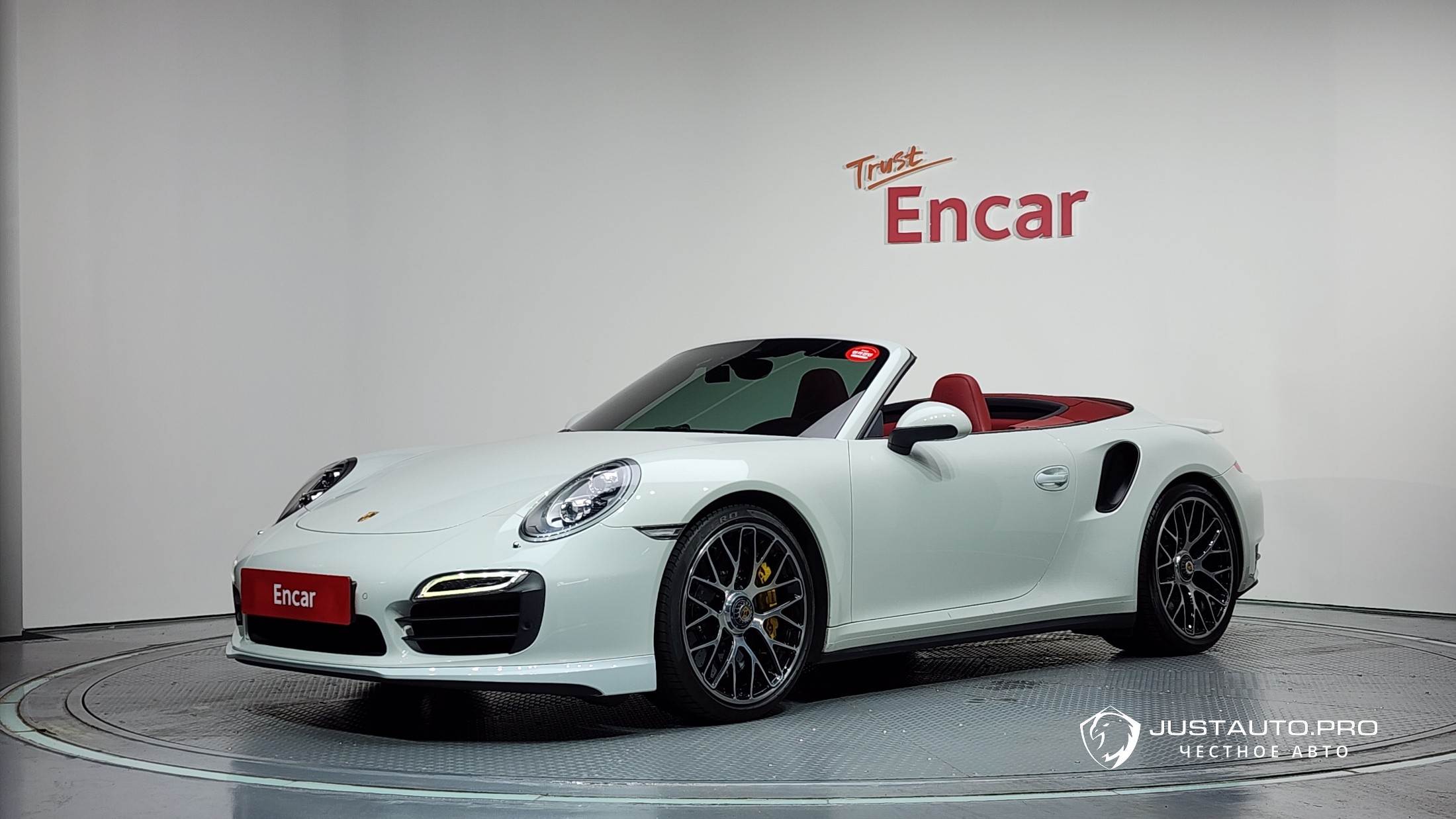 Автомобиль Porsche 911
