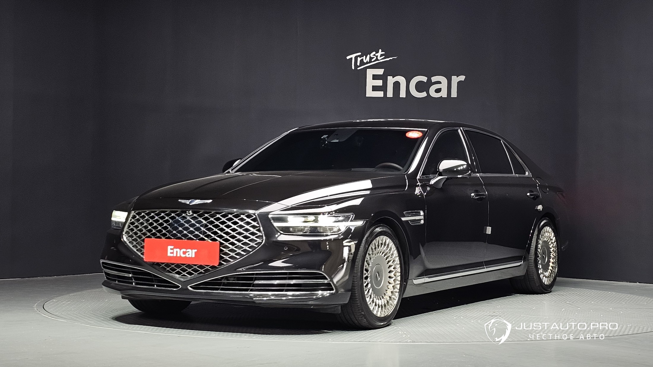Автомобиль Genesis G90