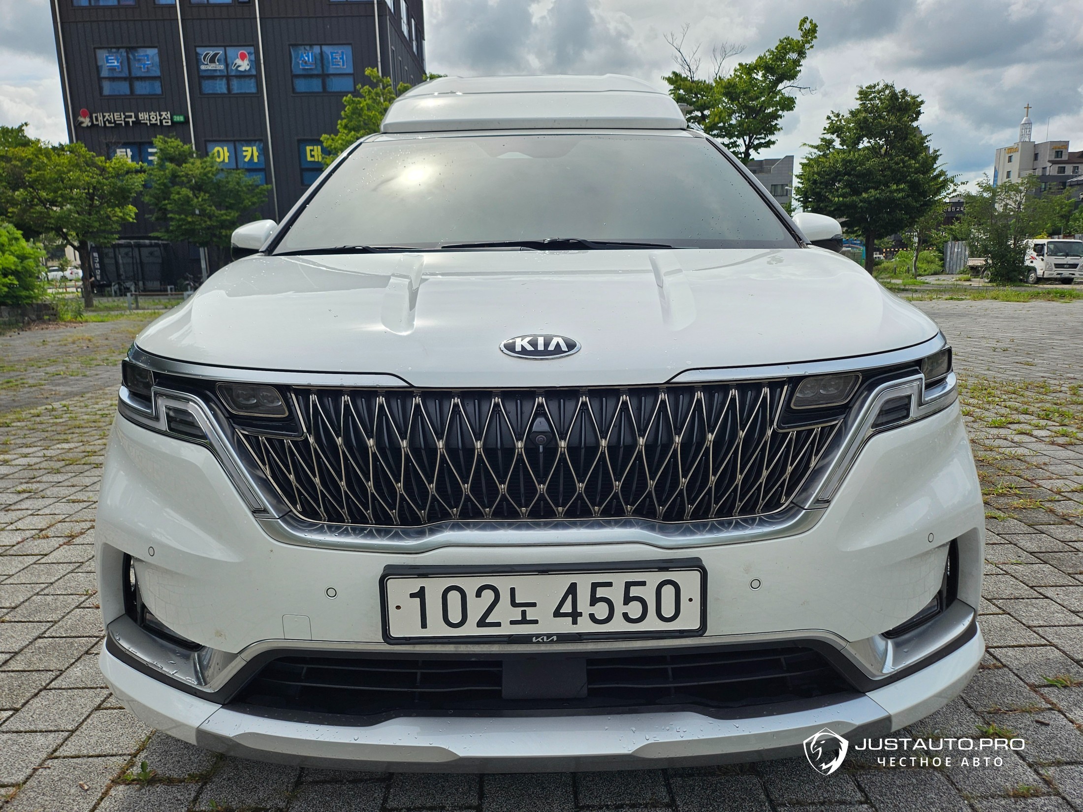 Автомобиль Kia Canival