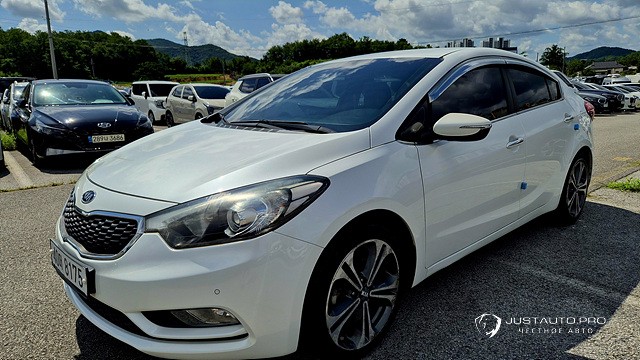 Автомобиль Kia K3