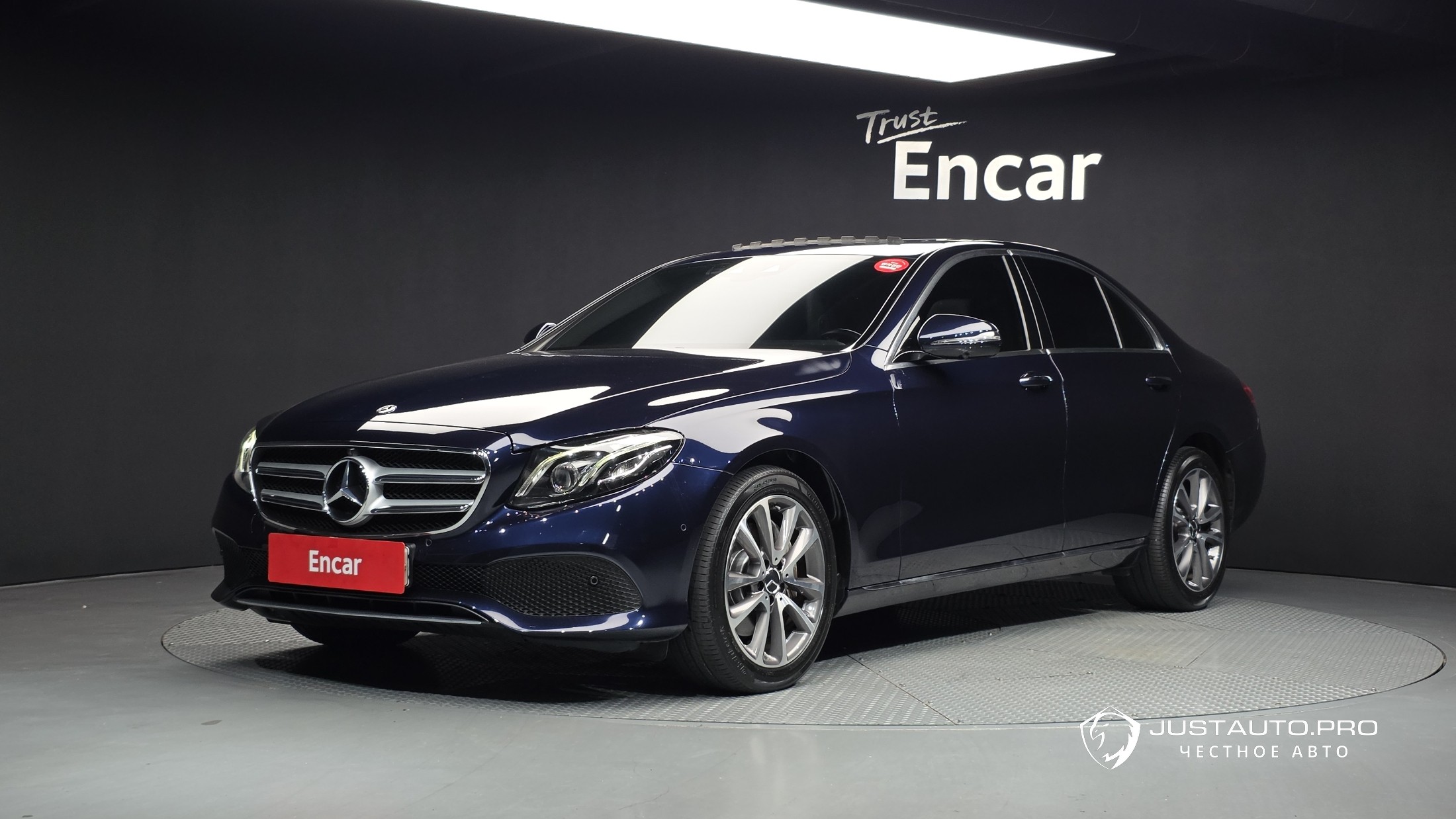 Автомобиль Mercedes-Benz E-Class